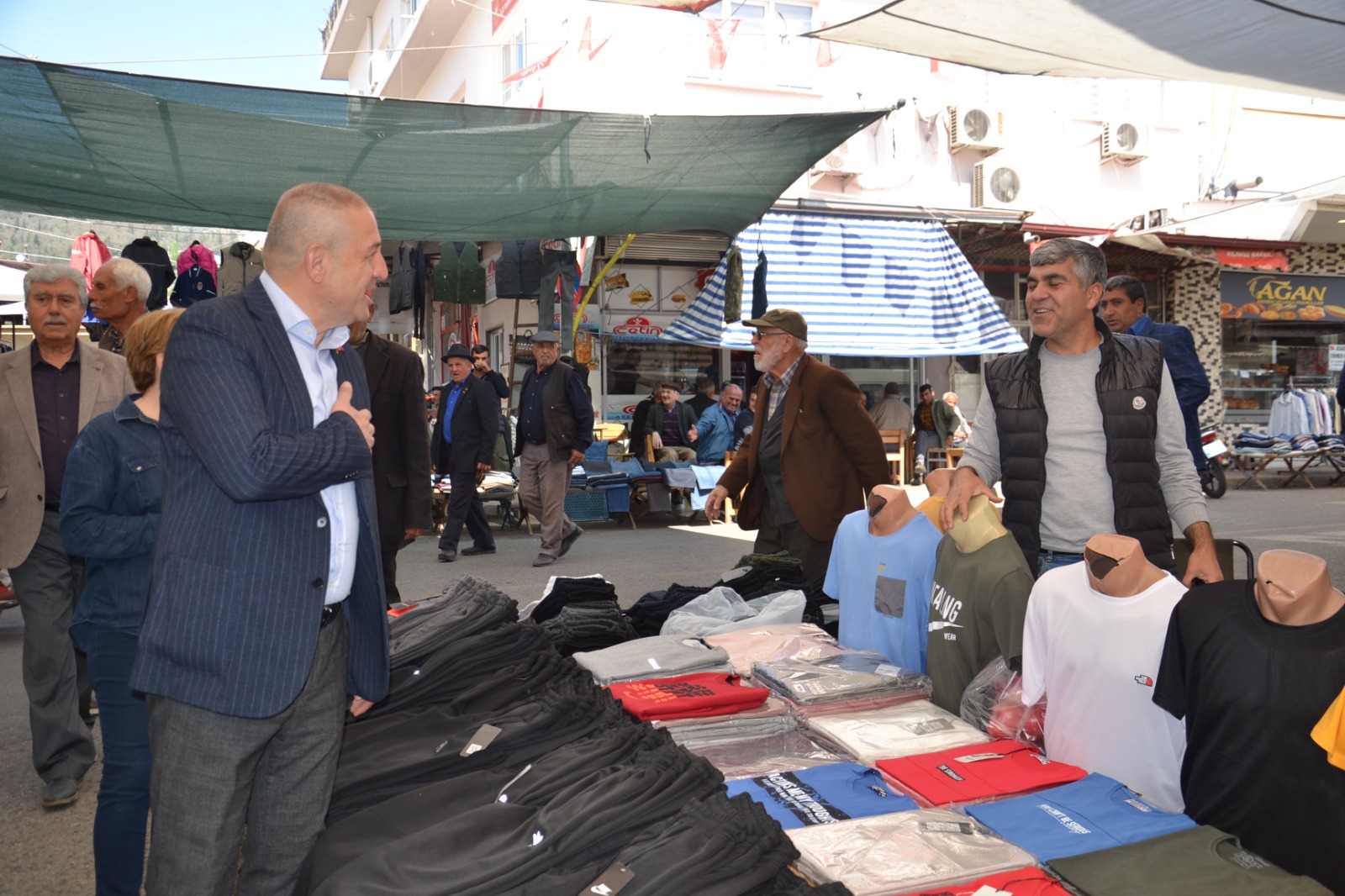VATANDAŞLARDAN ABAK’A SEVGİ SELİ