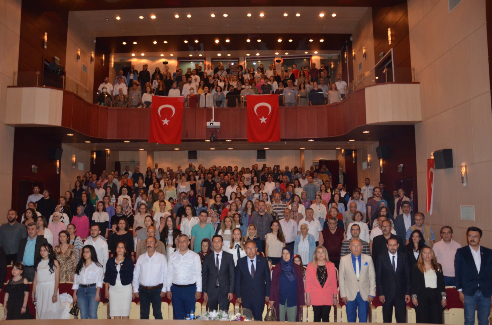 NDH HALK OYUNLARI TOPLULUĞU BÜYÜK BEĞENİ ALDI