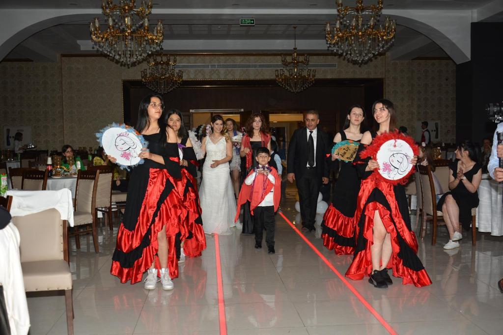 Emir Beyazıt Erkekliğe adım attı