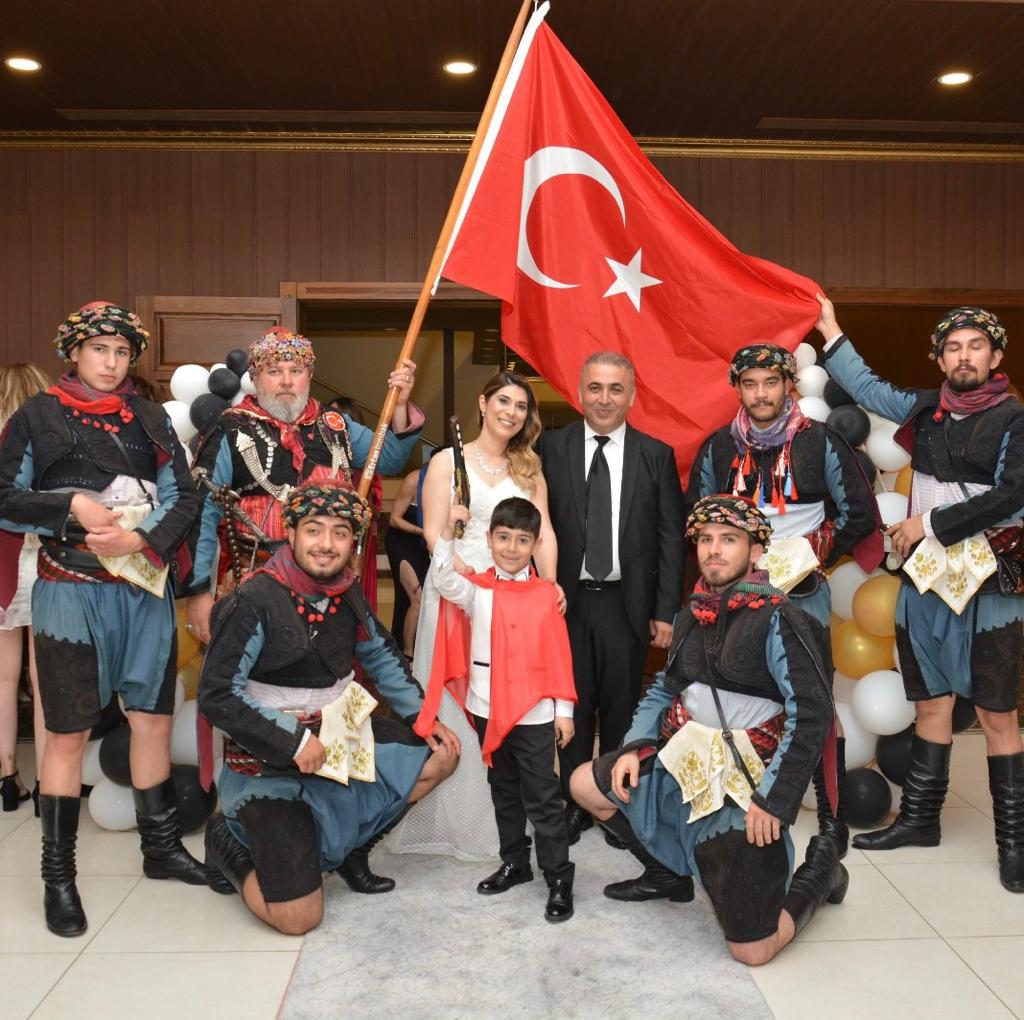 Emir Beyazıt Erkekliğe adım attı