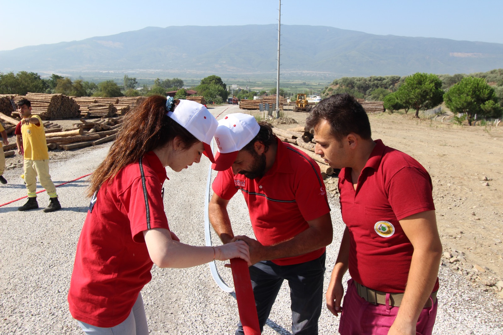 NAFAD EKİPLERİ ATEŞ AVCILARI İLE SAHADA