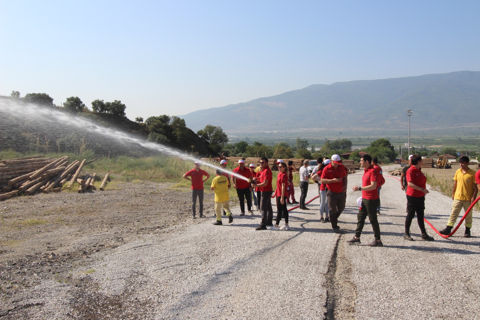 NAFAD EKİPLERİ ATEŞ AVCILARI İLE SAHADA