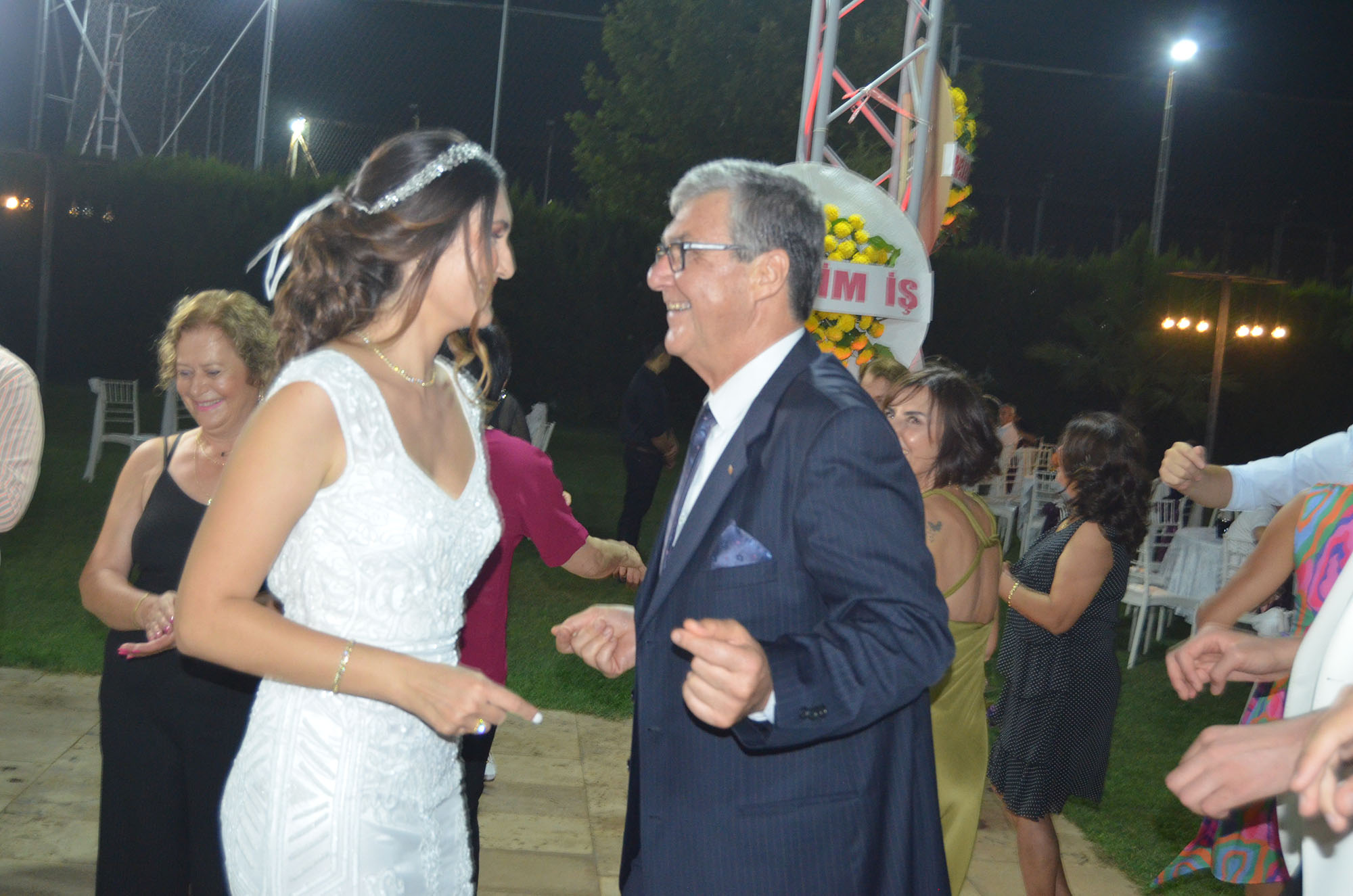 Öykü ve Michele Rüya gibi bir düğün ile evlendi