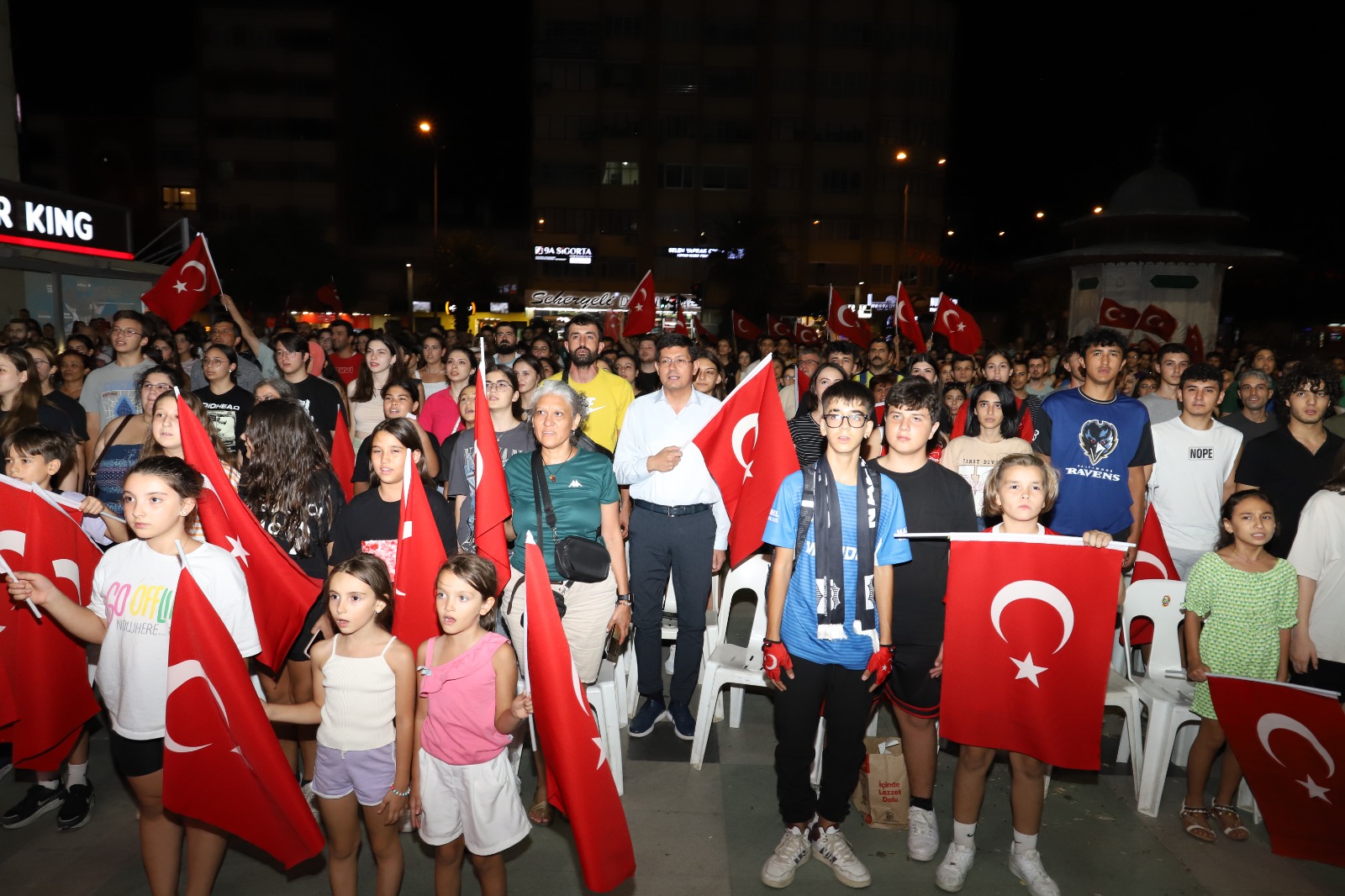 "Şampiyonluk Coşkusu Meydanlara Sığmadı"