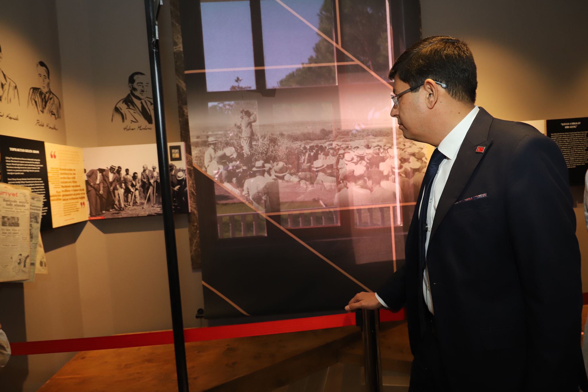 ÇAKIRBEYLİ'DE MENDERES ANILDI