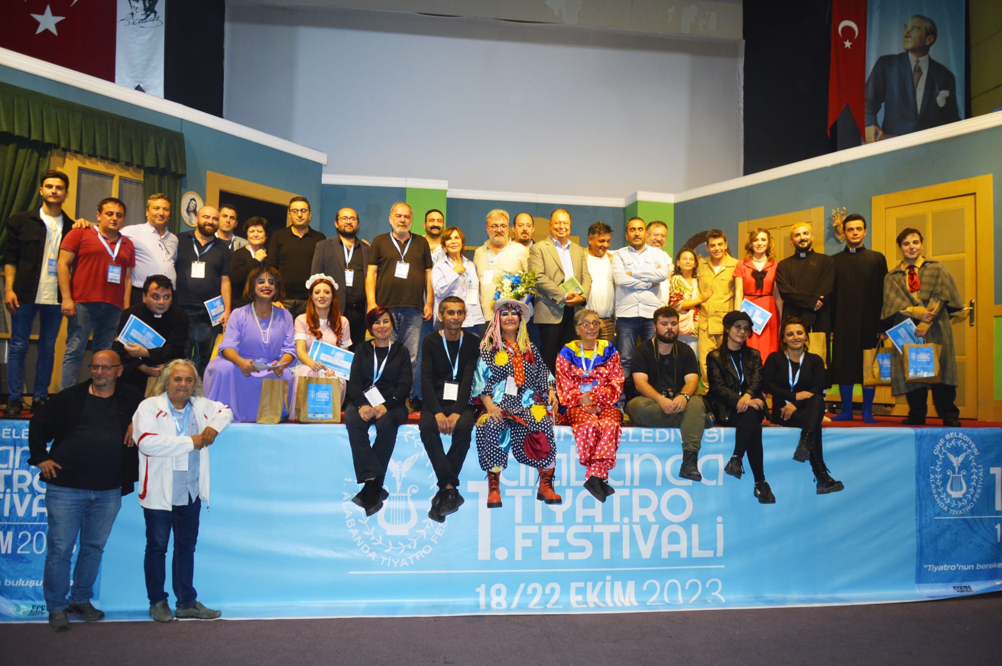 ÇİNE BELEDİYESİ 1. ALABANDA TİYATRO FESTİVALİ BAŞLADI