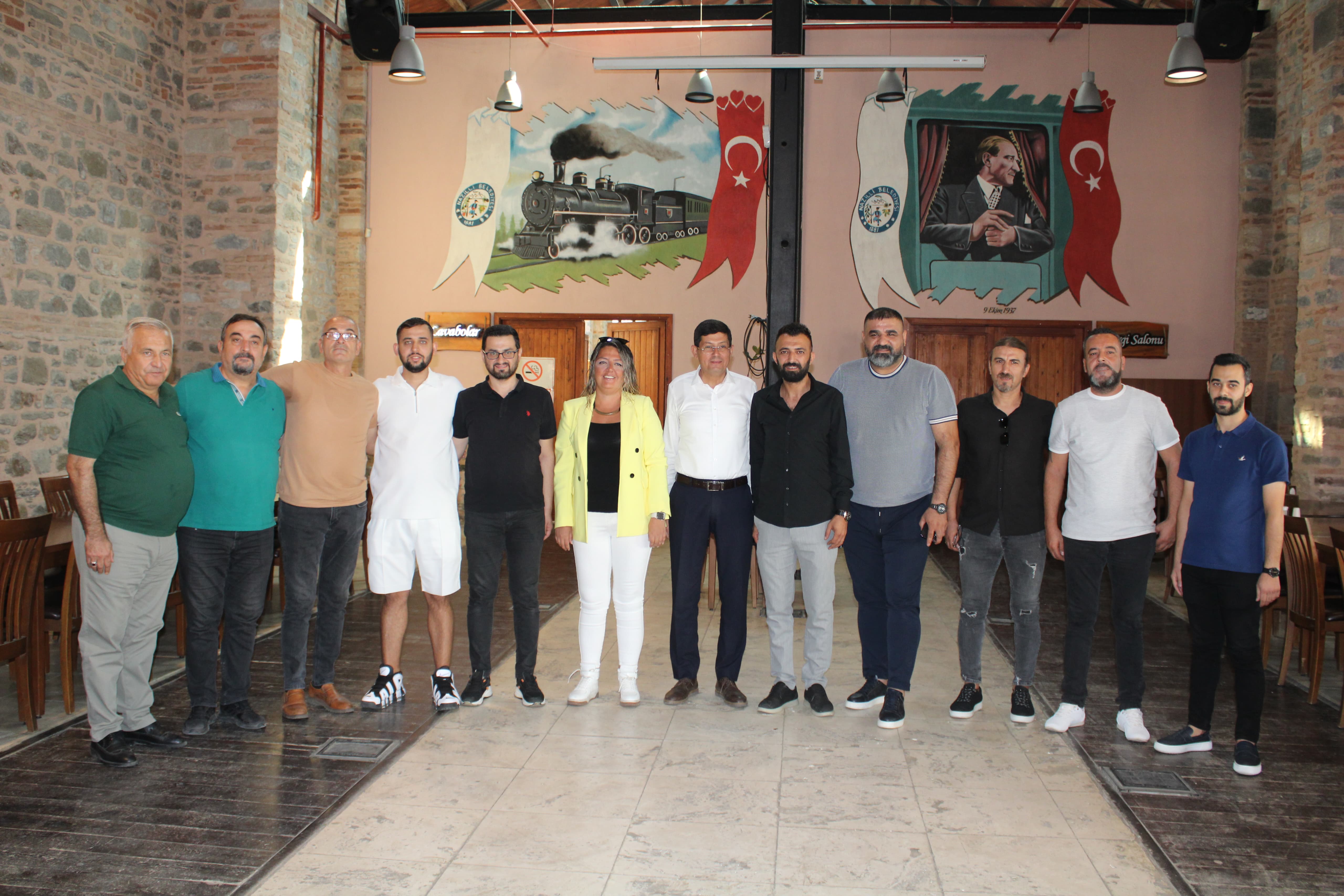 NAZİLLİ BELEDİYESPOR'DA YENİ YÖNETİM KAHVALTIDA BASIN MENSUPLARI İLE BULUŞTU