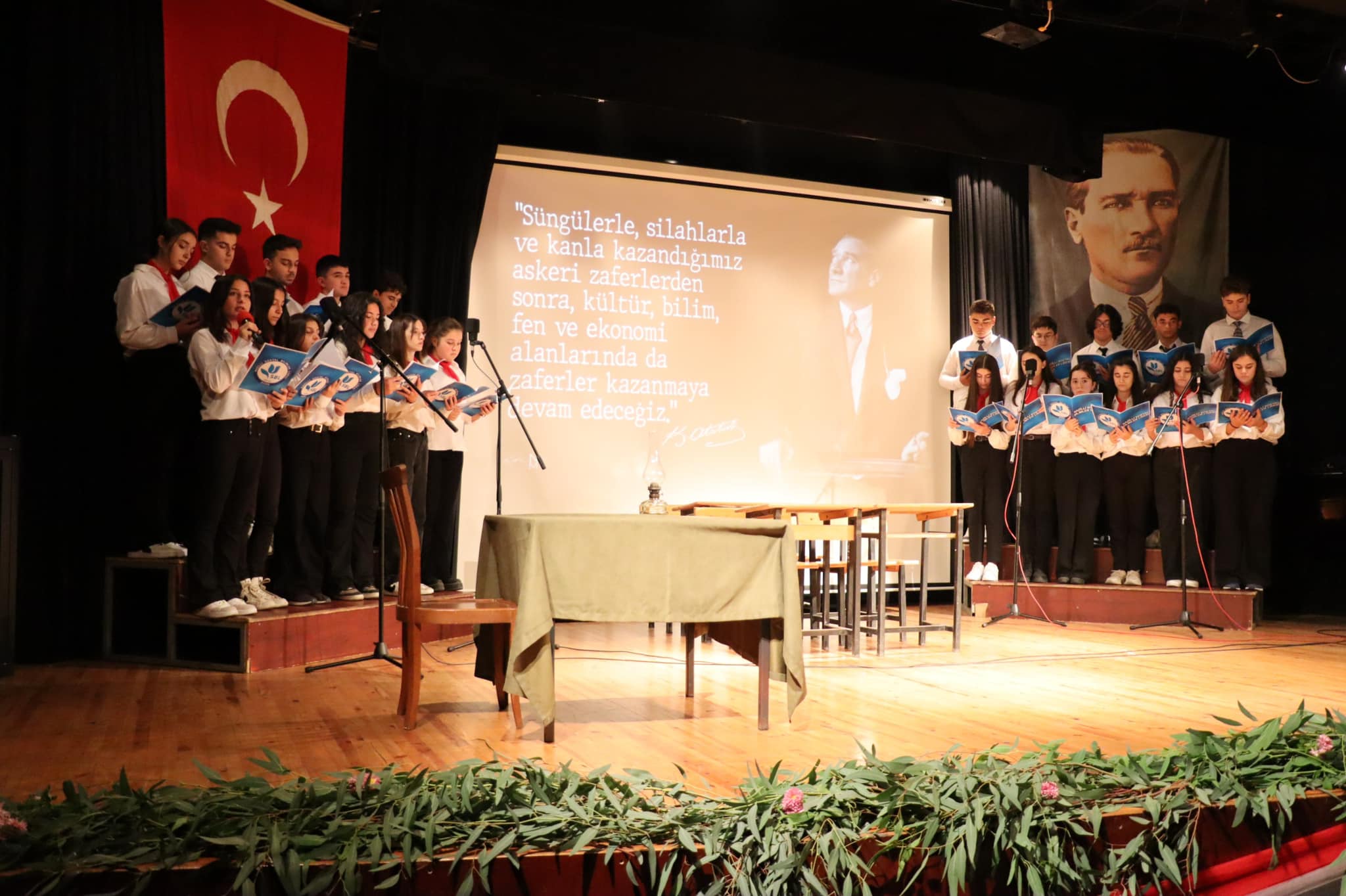 Nazilli’de öğretmenler günü kutlandı