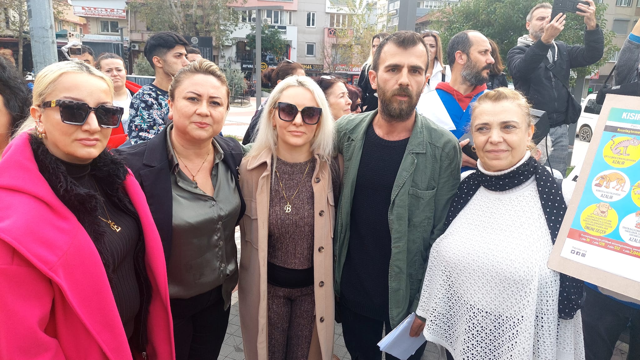 Akbaş’tan hayvanseverlere destek