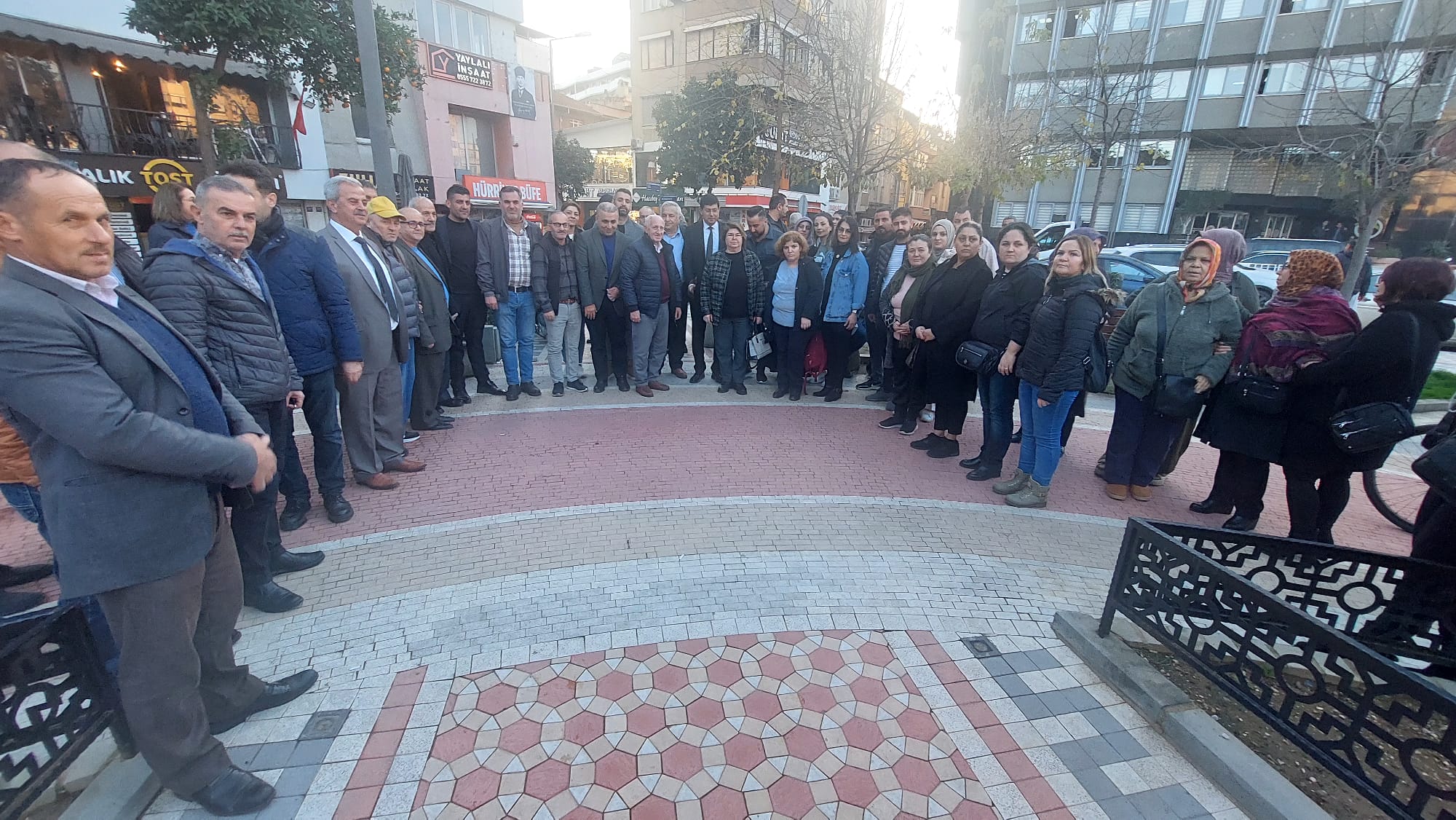 AK Parti şehitler için basın açıklamasında bulundu