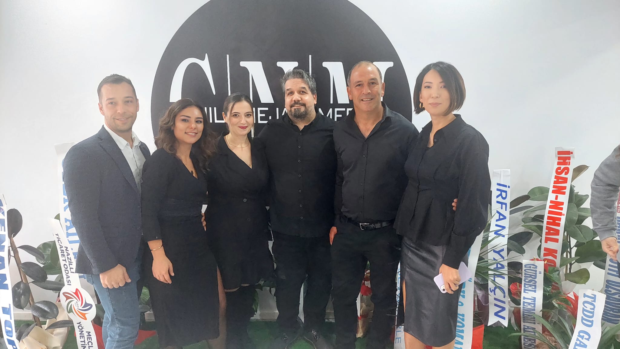 CNM Saç ve Güzellik salonu hizmete girdi.