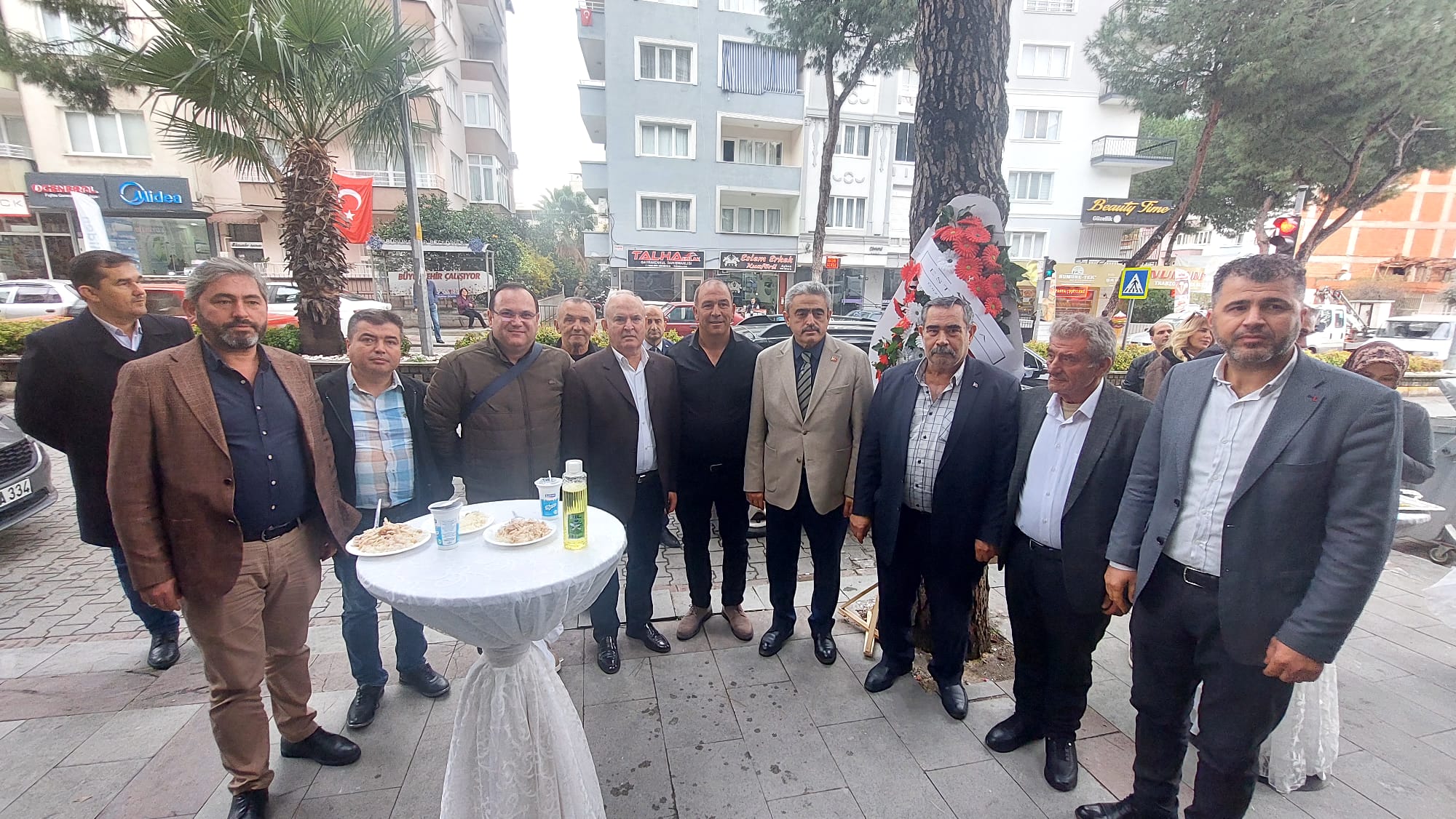 CNM Saç ve Güzellik salonu hizmete girdi.