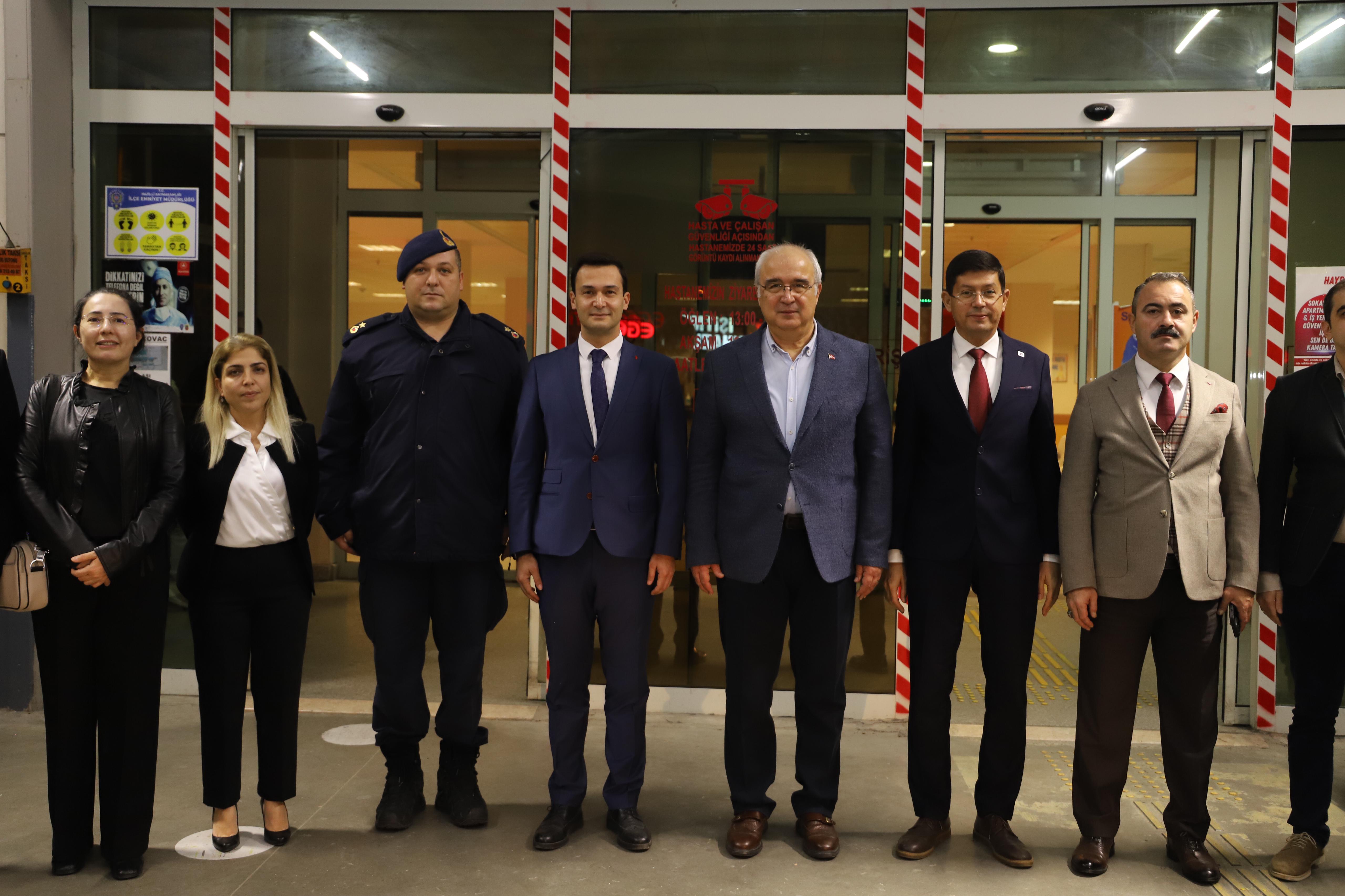 Onları yalnız bırakmadılar