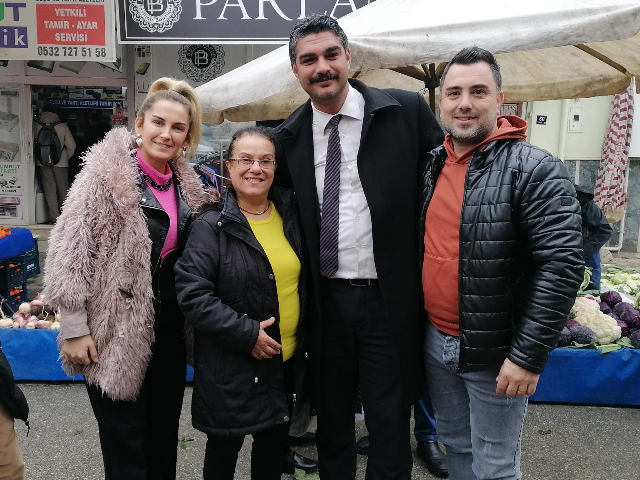 Ali Çetinkaya’ya Perşembe Pazarı’nda büyük ilgi