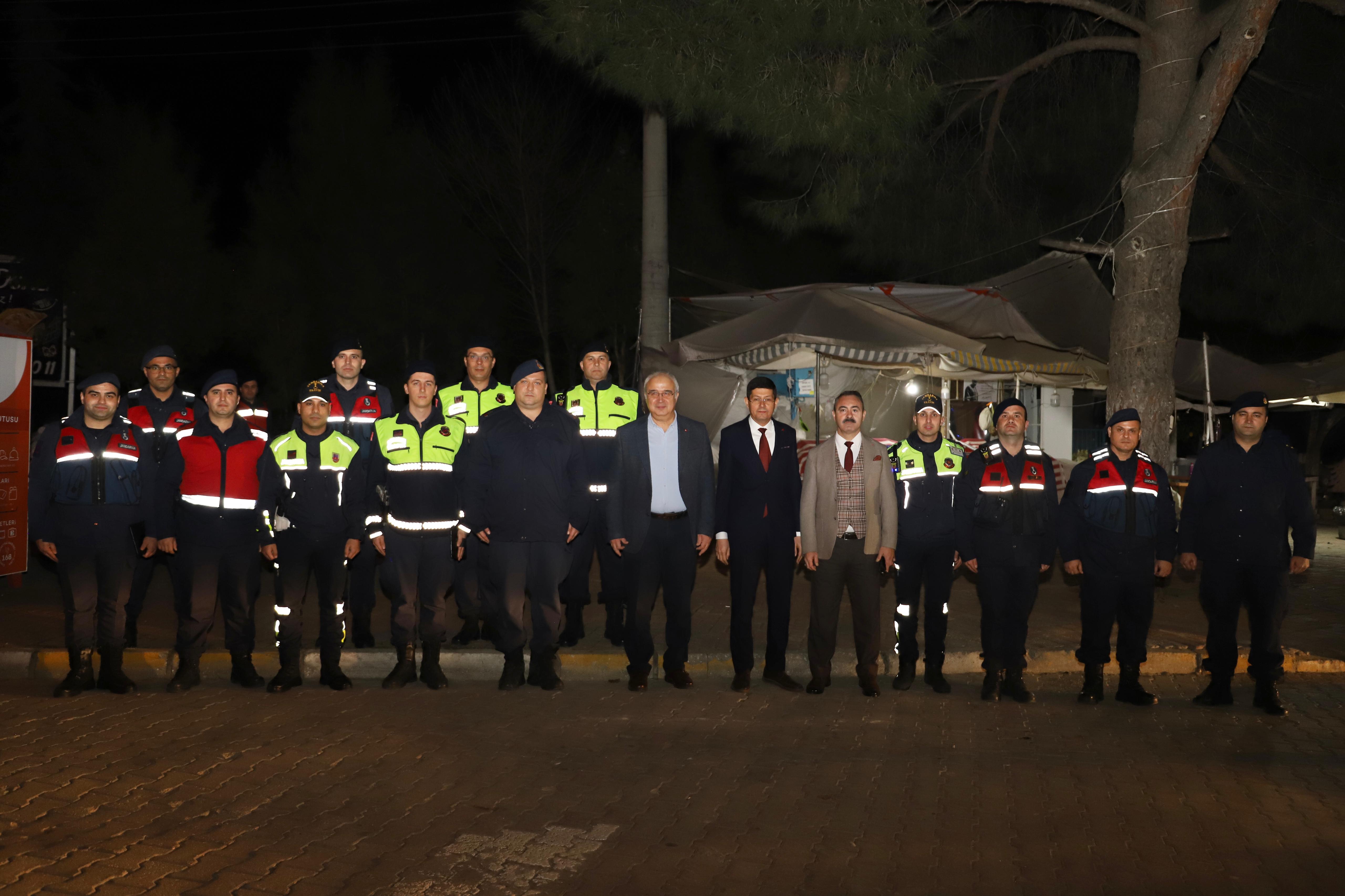 Onları yalnız bırakmadılar