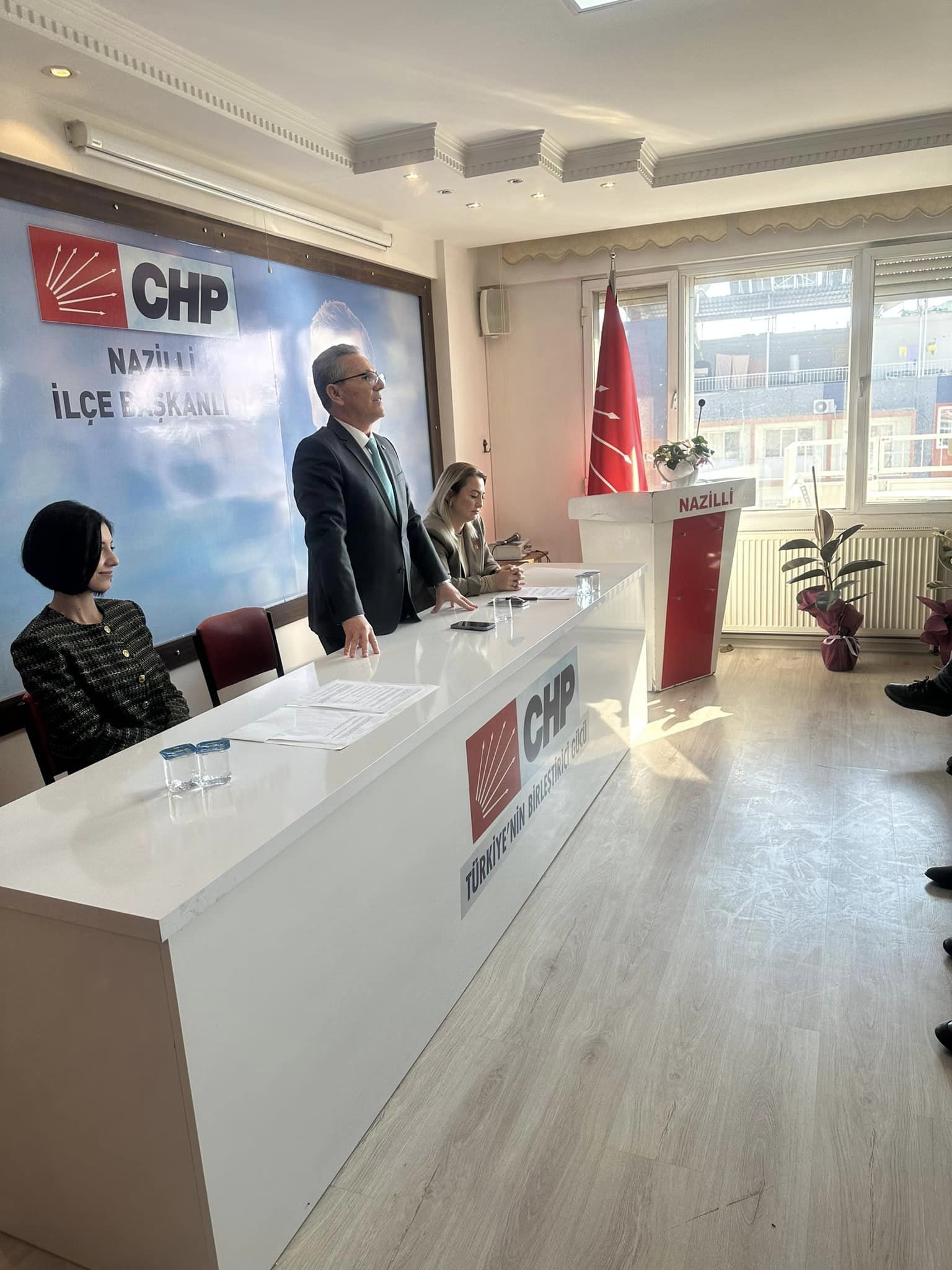 Tetik Örgüt ile bir araya geldi.