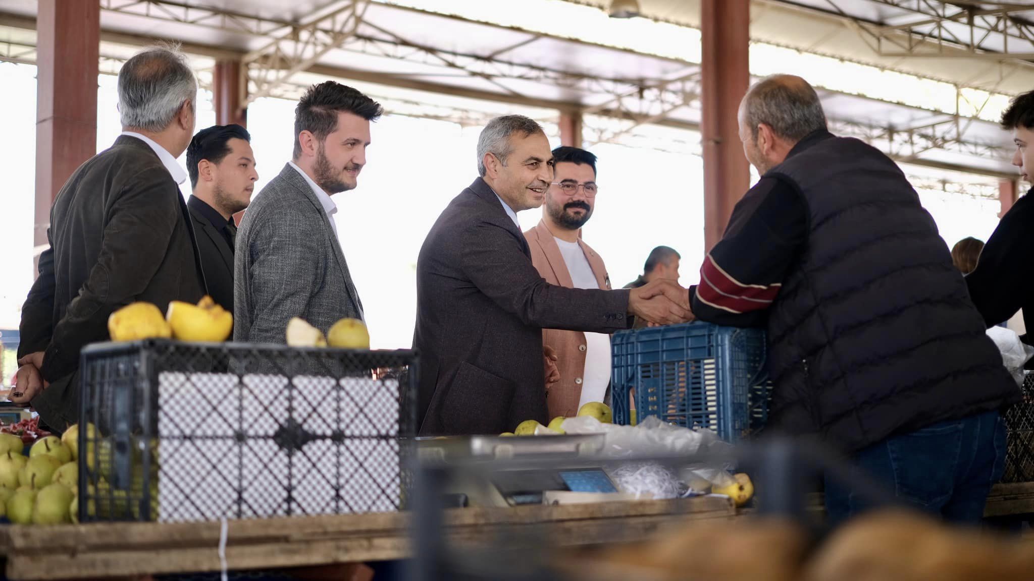 İYİ Partili Cüneyt Korkmaz Gittiği her yerde sevgi ile karşılanıyor