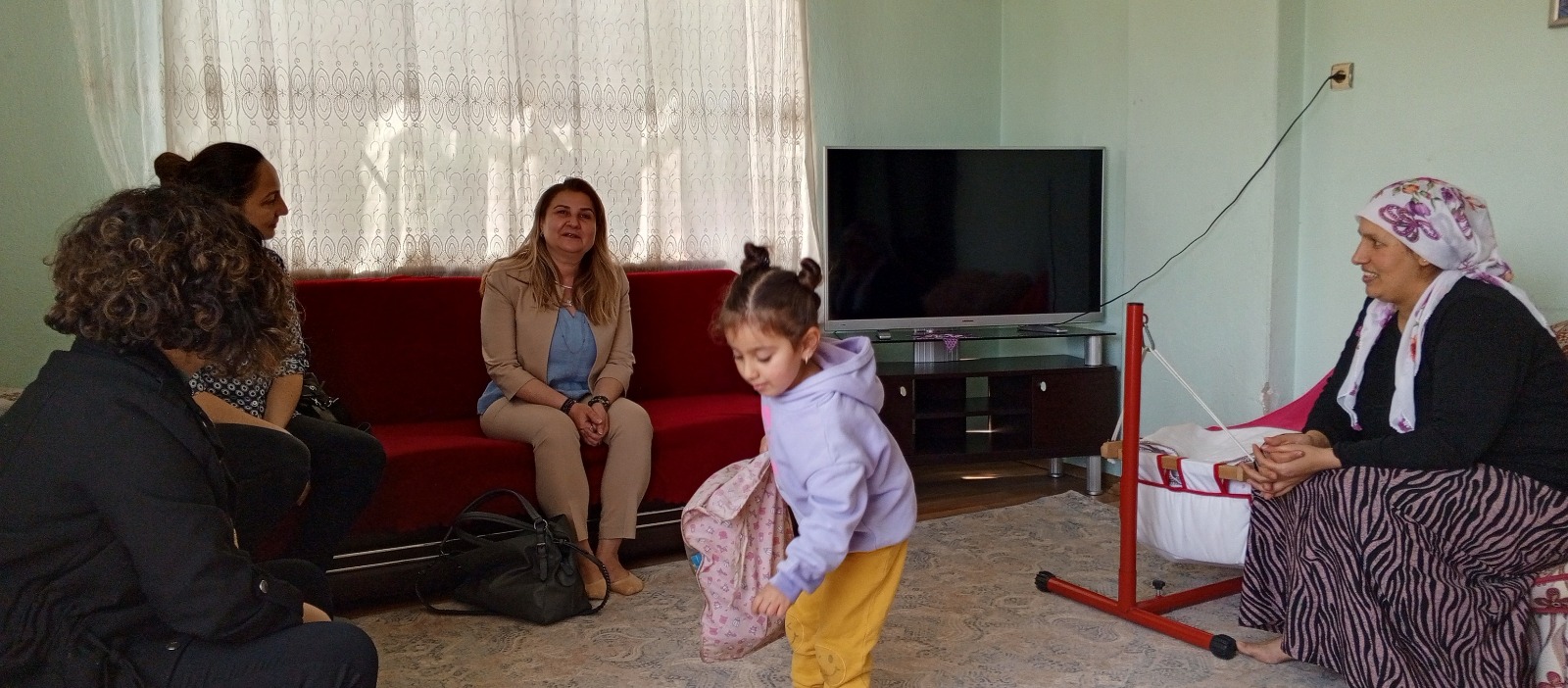 EVDE HASTA ZİYARETLERİ DEVAM EDİYOR
