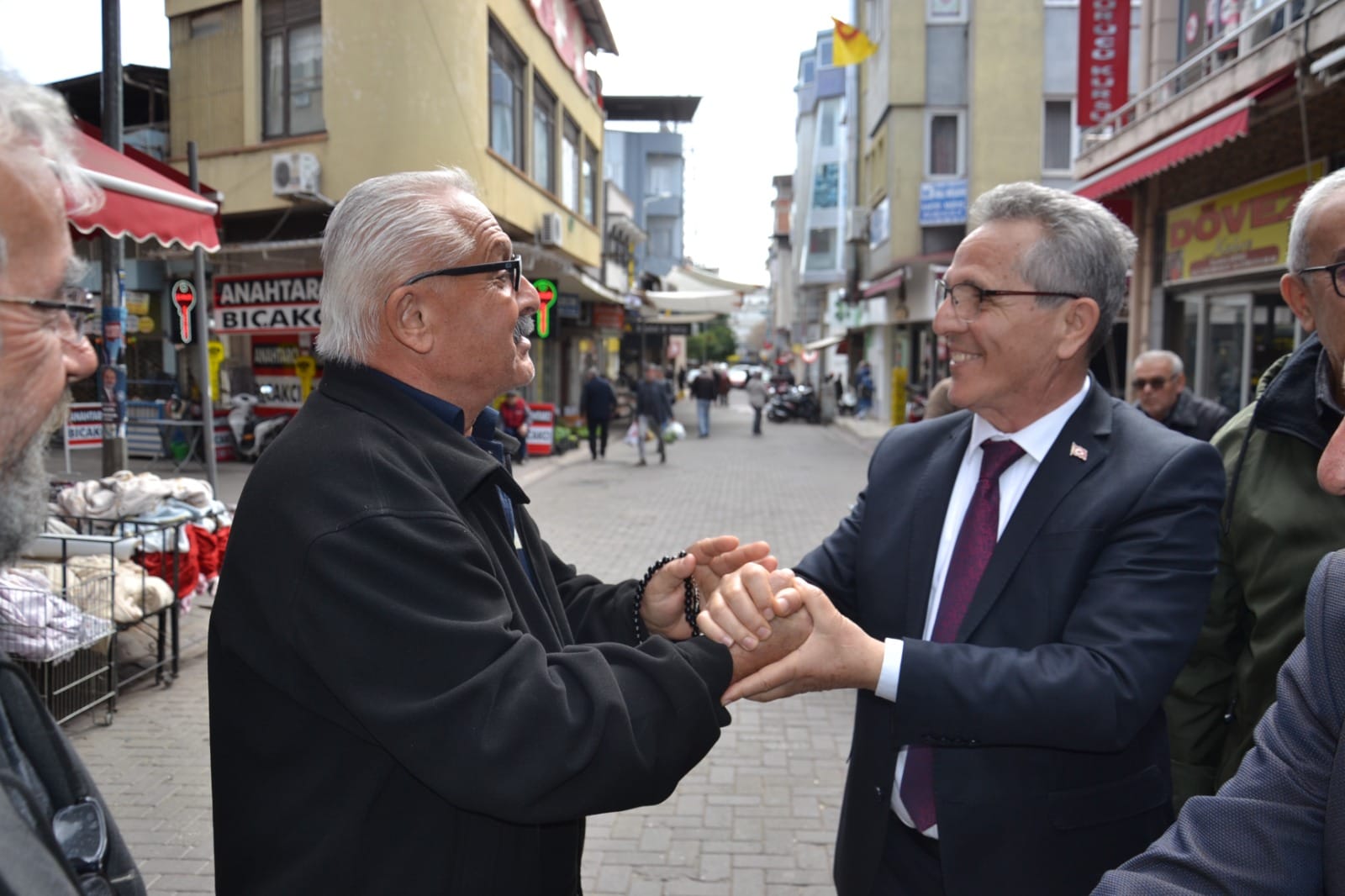 Tetik, Nazilli’de girilmedik sokak bırakmıyor