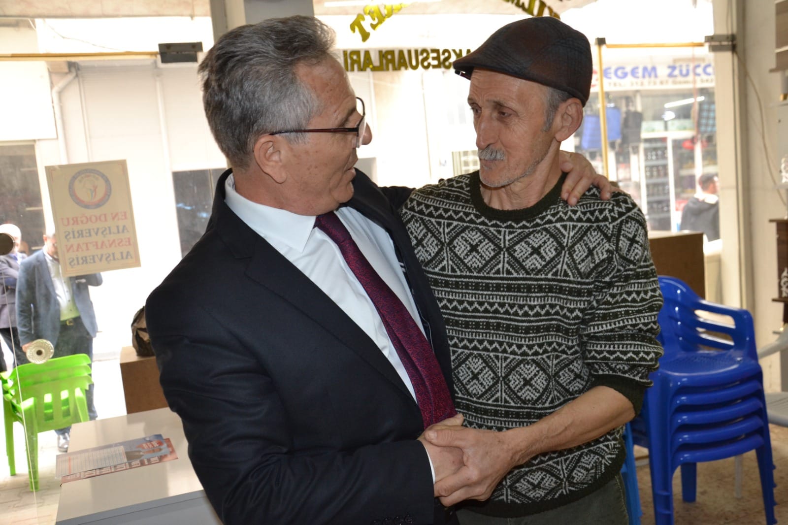 Tetik, Nazilli’de girilmedik sokak bırakmıyor
