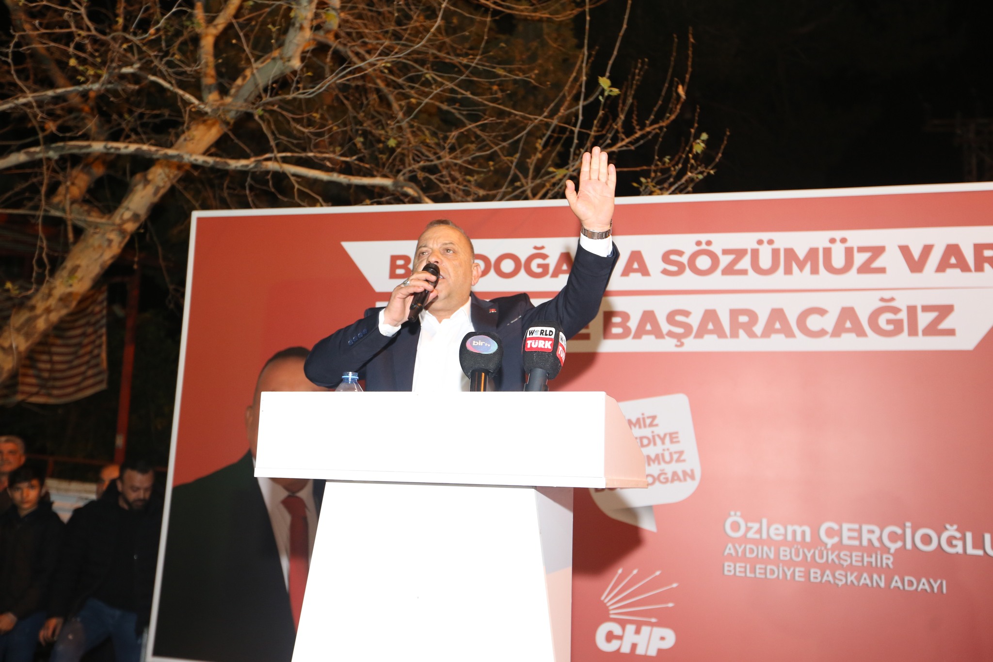 GALİP ÖZEL’E BABA OCAĞINDA BÜYÜK SEVGİ SELİ
