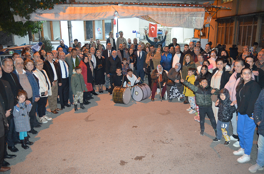 Kuşbaz Tetik’i Bağrına bastı