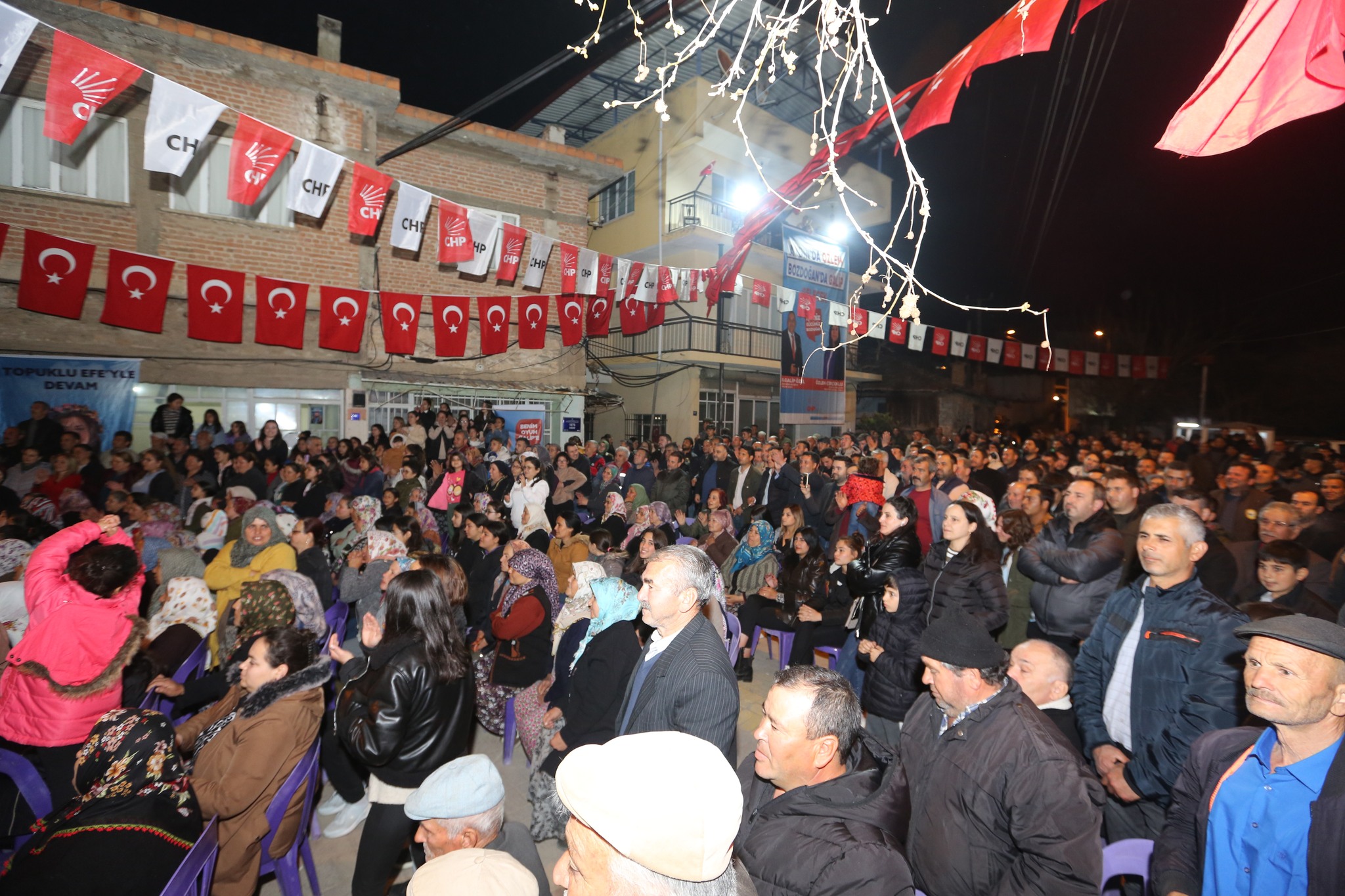 GALİP ÖZEL’E BABA OCAĞINDA BÜYÜK SEVGİ SELİ