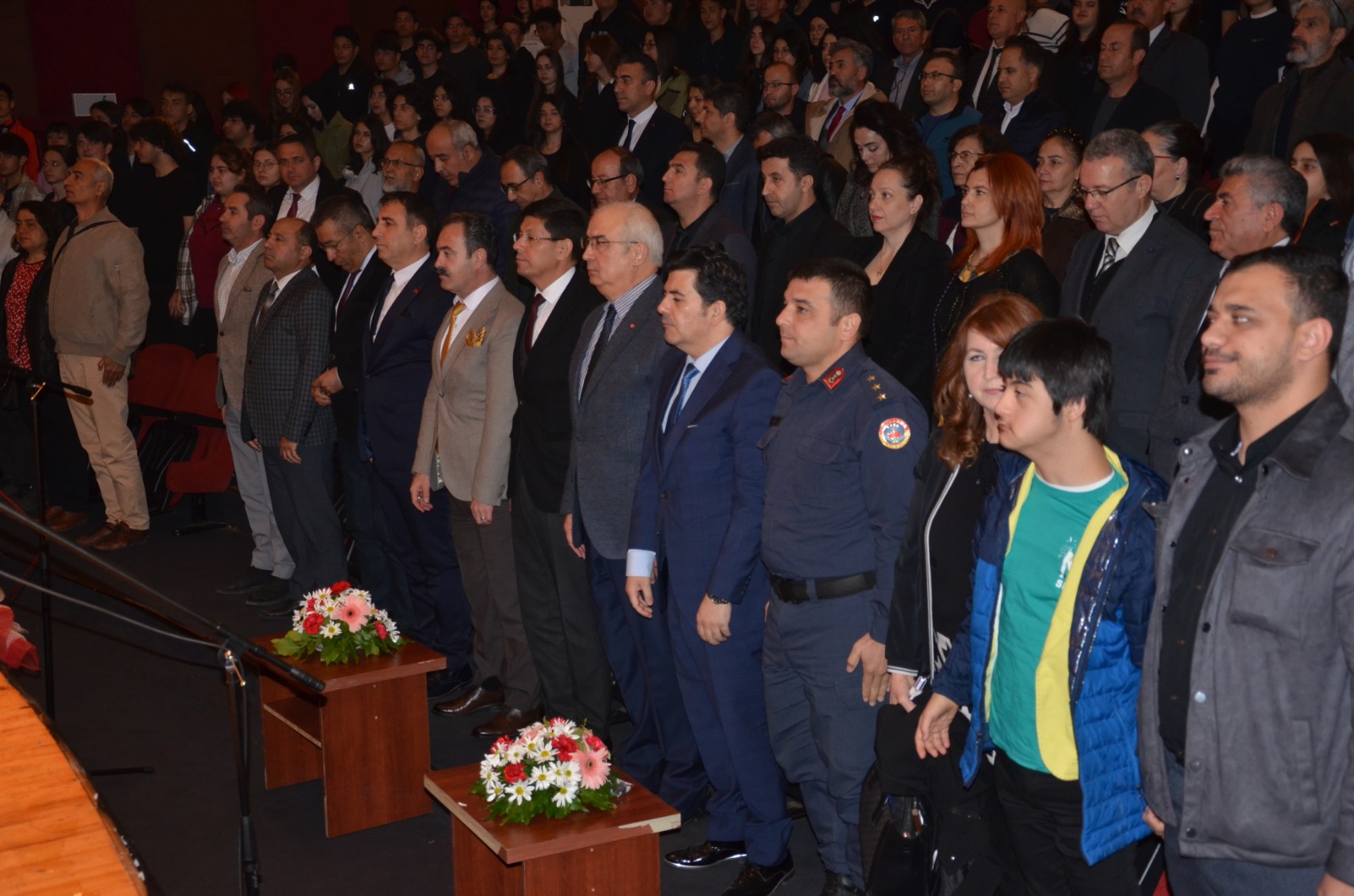 İlçe Milli Eğitim Bir ilke imza attı Nazilli'de Tiyatro Şenliği Başladı