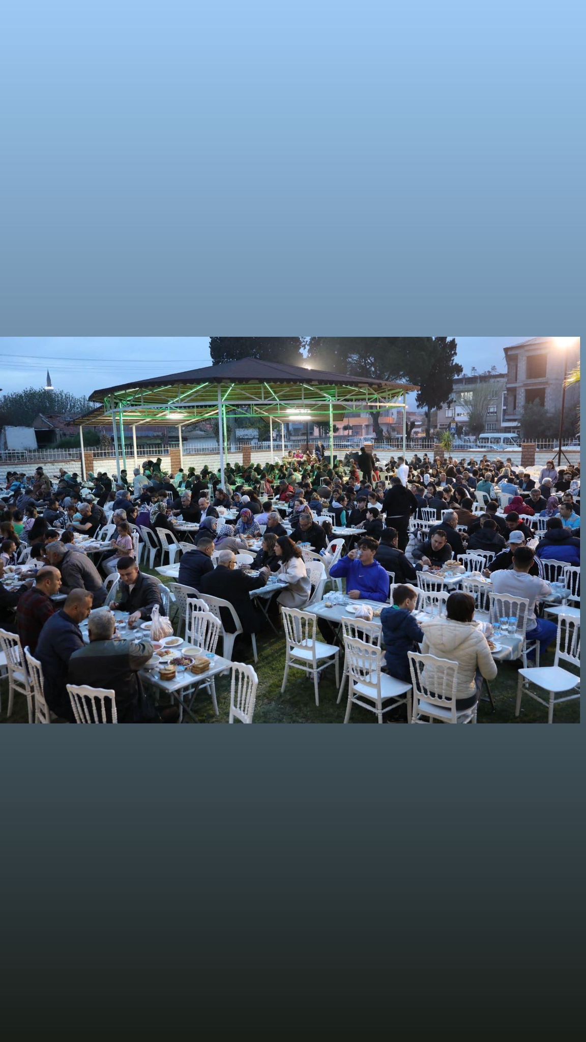  Aşağı Nazilli Esnafları iftarda bir araya geldi.
