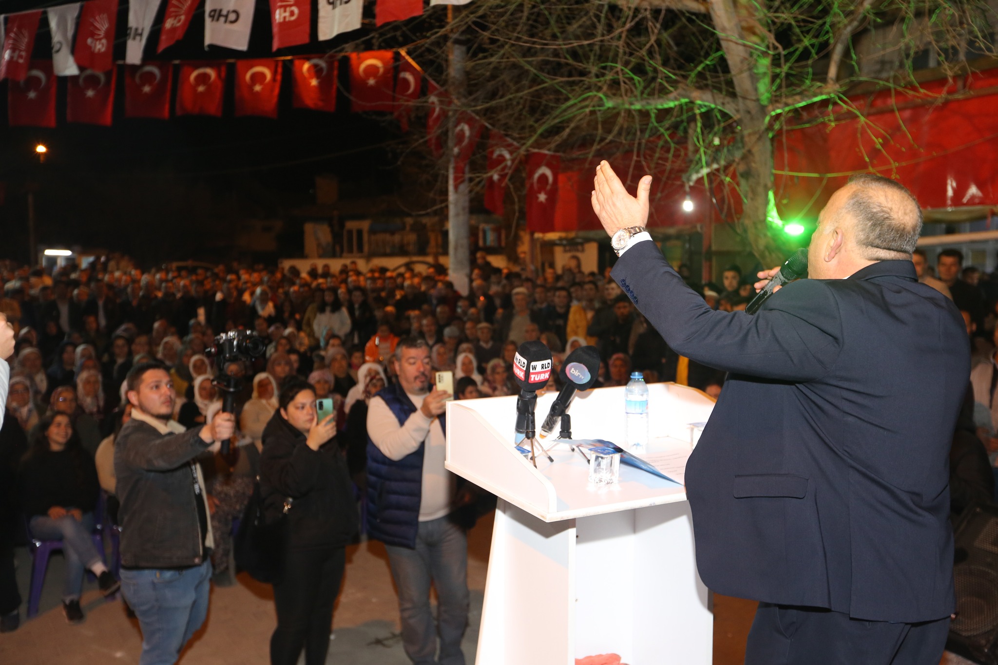 GALİP ÖZEL’E BABA OCAĞINDA BÜYÜK SEVGİ SELİ