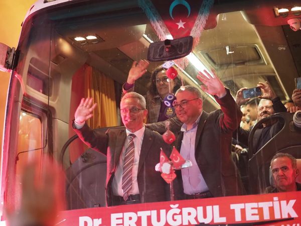 Tetik, Nazilli’de girilmedik sokak bırakmıyor