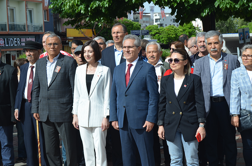 “ÇOCUKLARIMIZIN GÜLÜŞÜ HEP BAYRAM OLSUN”