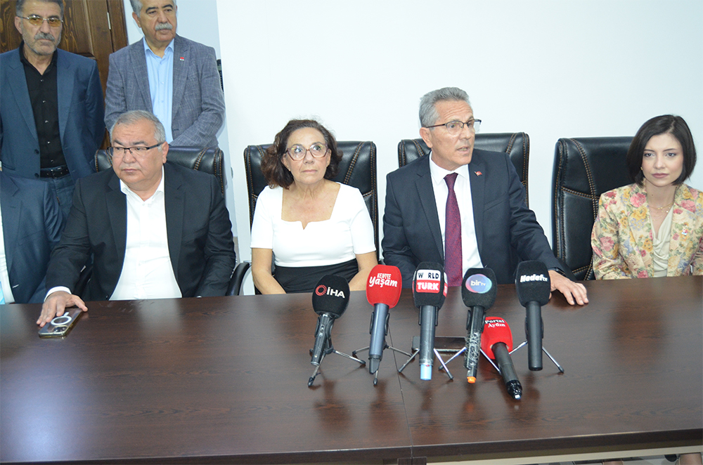 Nazilli Belediye Başkanı Dr. Etuğrul Tetik Mazbatasını aldı