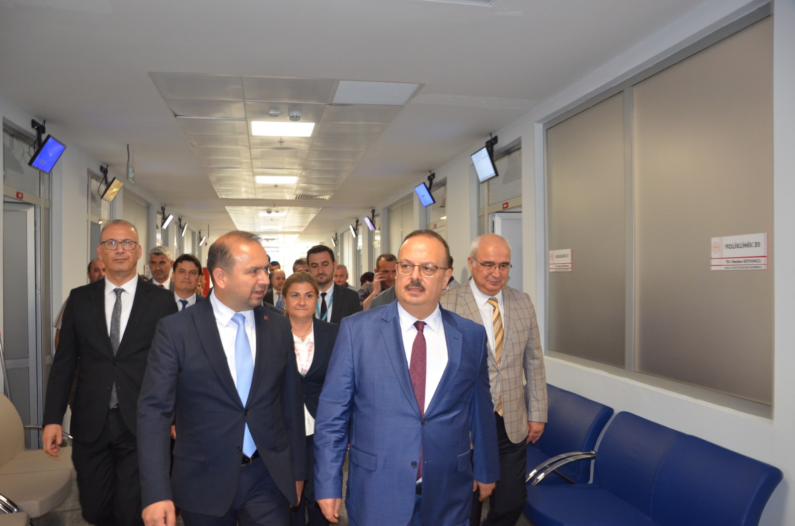 Vali Canbolat, yapımı tamamlanan Sağlık Kompleksini inceledi