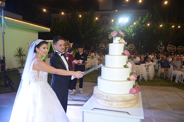 Ayşe ve Batuhan Mutluluğa yelken açtı