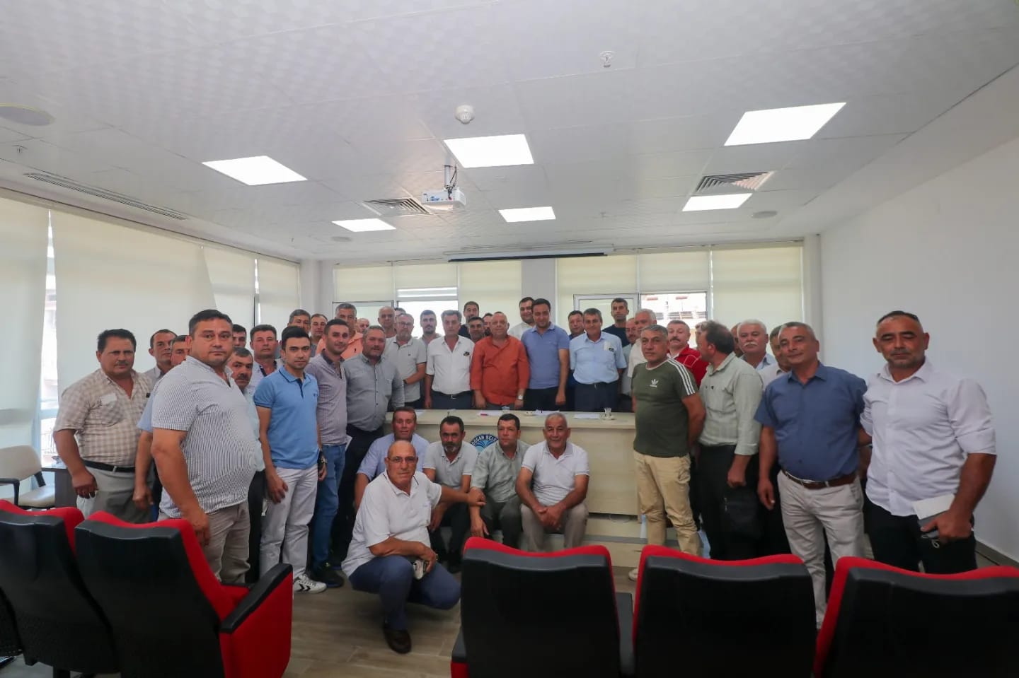 BAŞKAN ÖZEL MUHTARLARLA BULUŞTU 