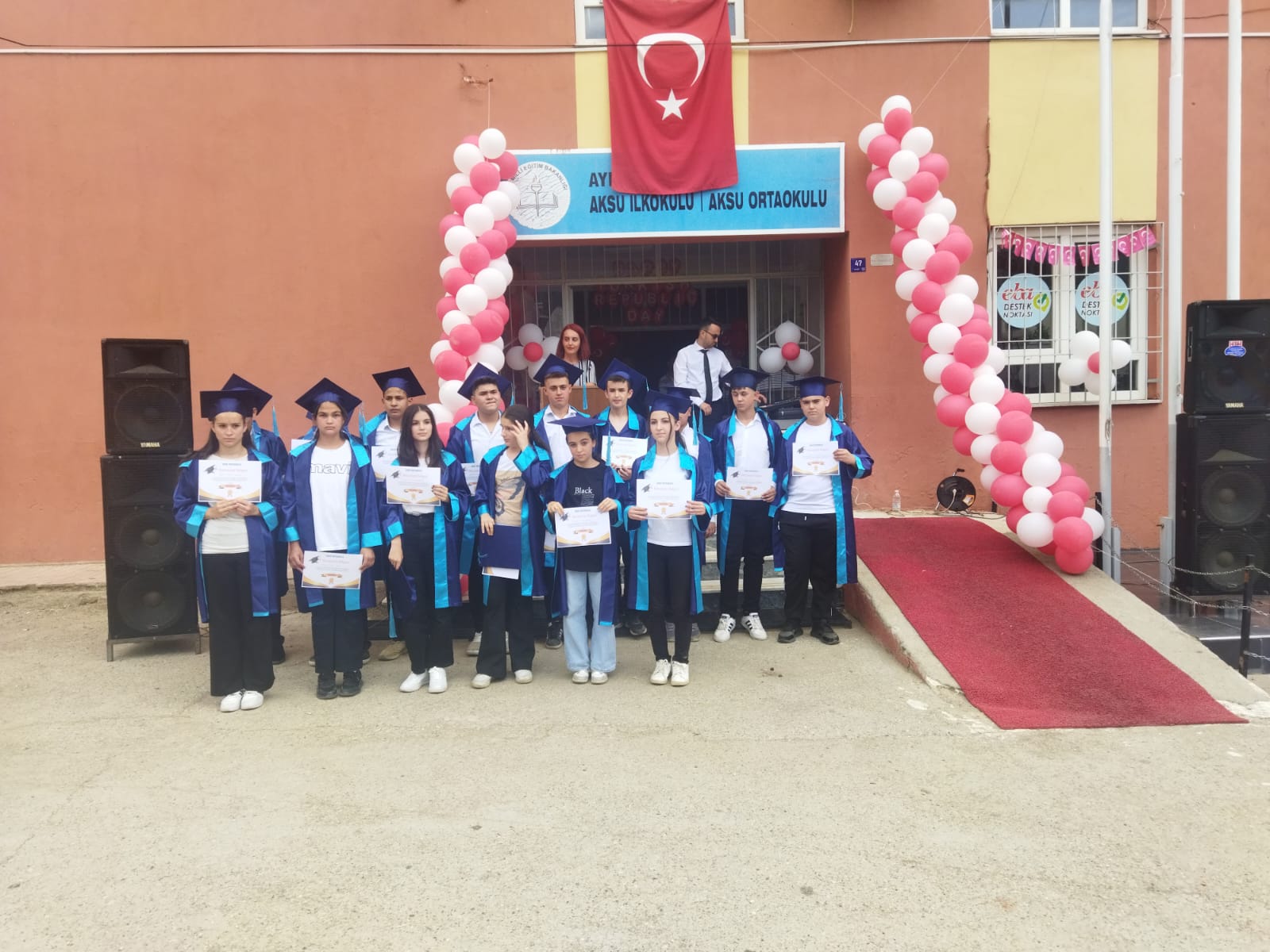 NAZİLLİ'DE ÖĞRENCİLERİN KARNE HEYECANI