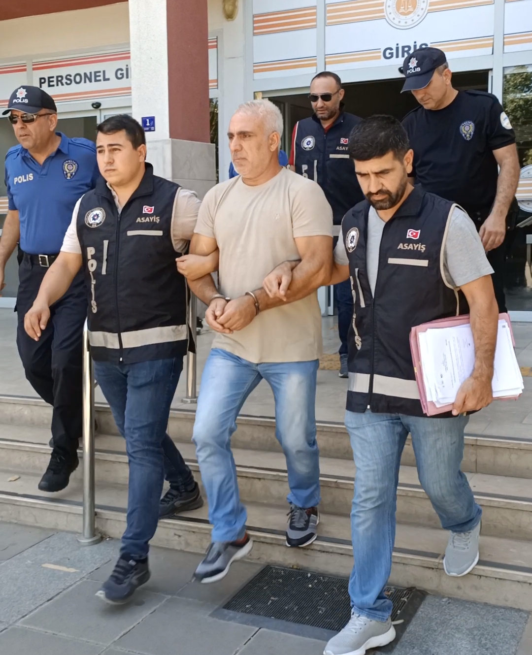 NAZİLLİ POLİSİ SUÇLULARA GÖZ AÇTIRMIYOR