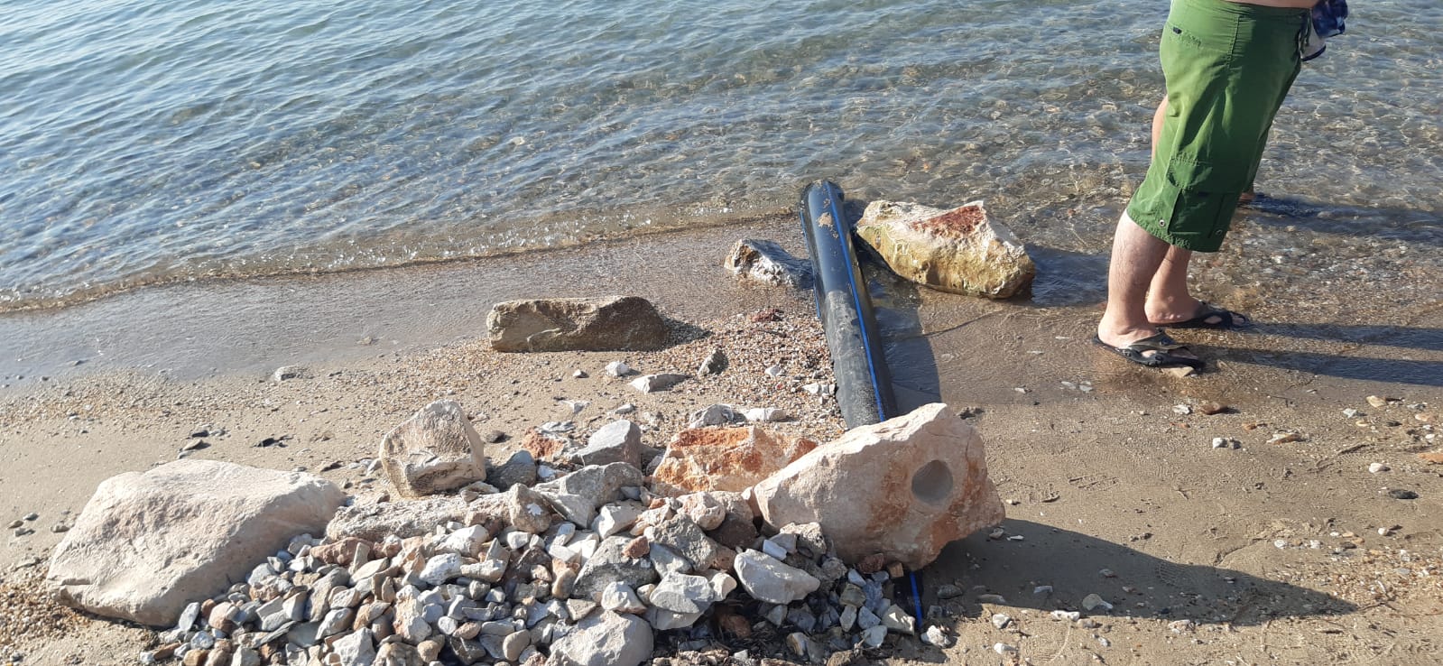 DİDİM'DE DENİZE AKAN FOSEPTİK SUYUNU HALK PTOTESTO ETTİ.