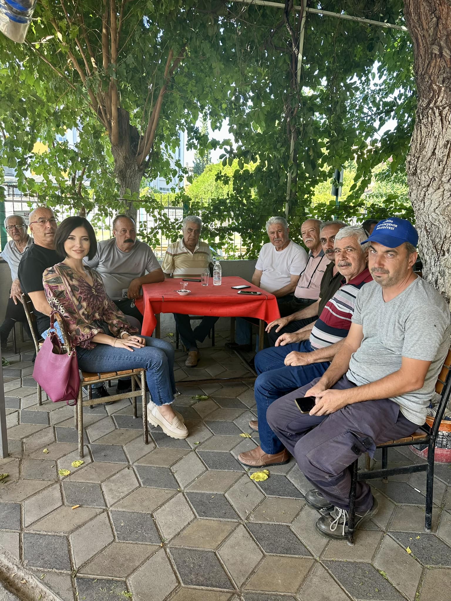 Aslı Ökmen'den Parti'nin Emektarlarına Büyük Vefa