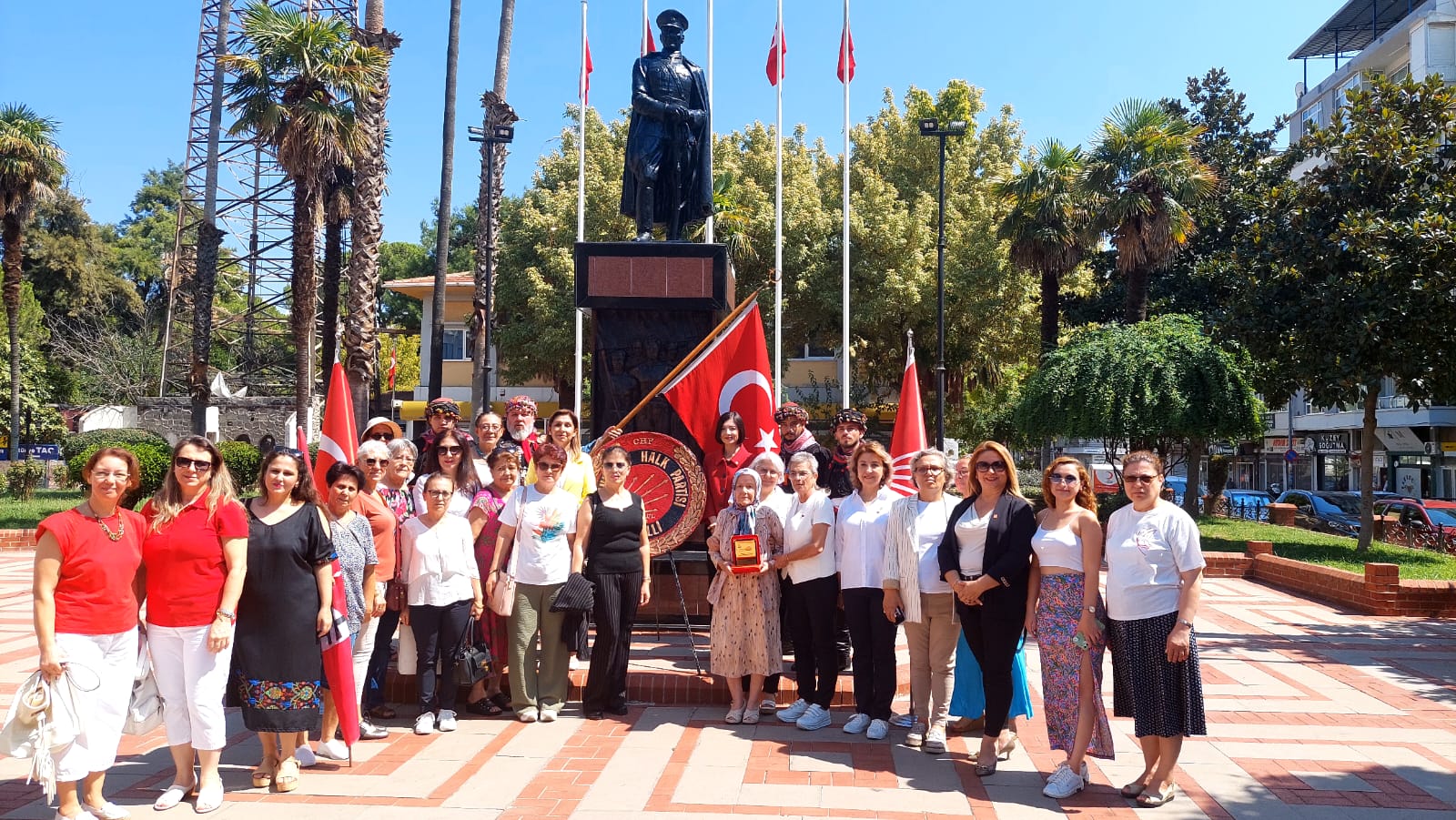 CUMHURİYET HALK PARTİSİ 101. YAŞINI KUTLUYOR