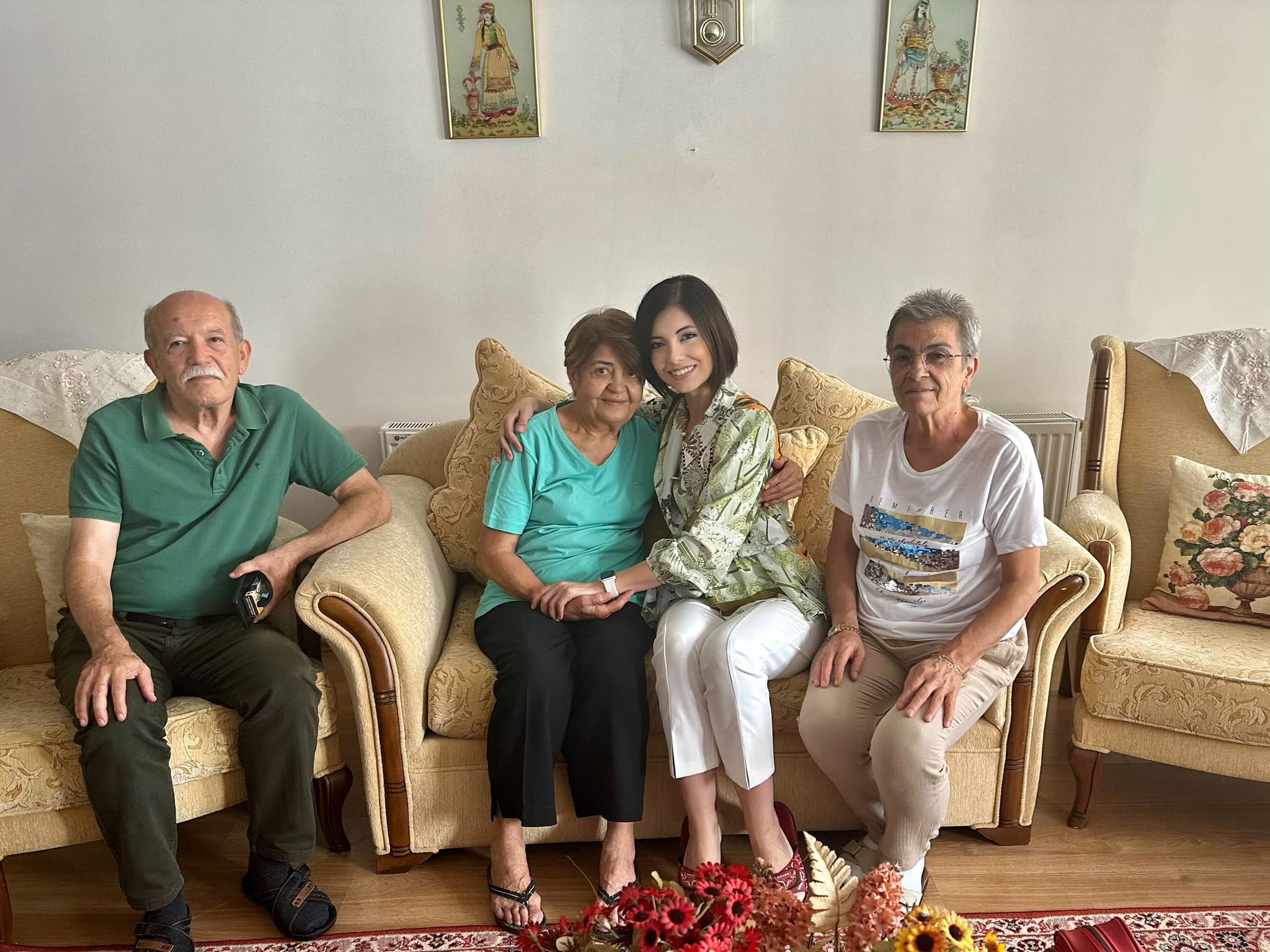 Aslı Ökmen'den Parti'nin Emektarlarına Büyük Vefa