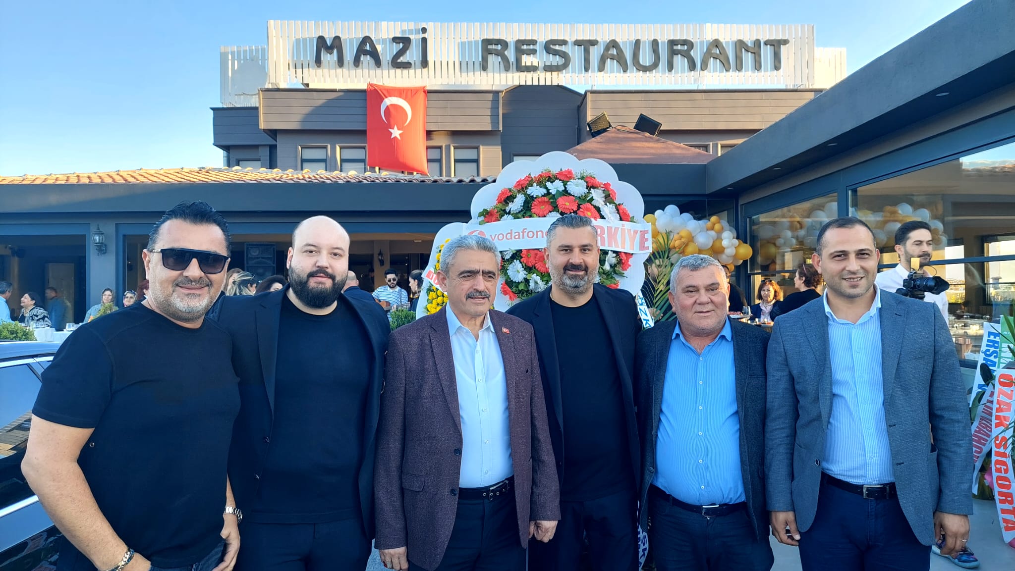 Mazi Restaurant görkemli bir törenle açıldı