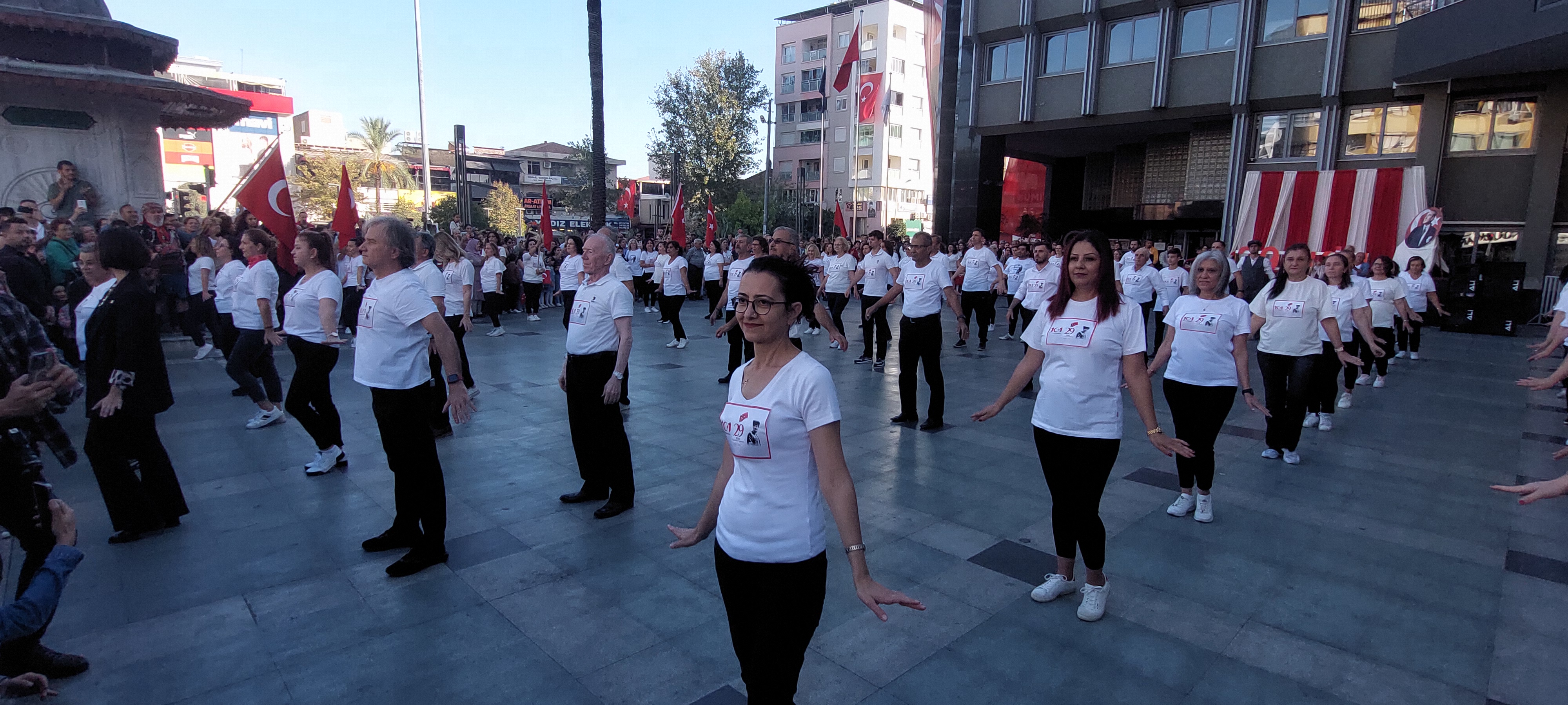 CHP'DEN ALTERNATİF CUMHURİYET KUTLAMASI