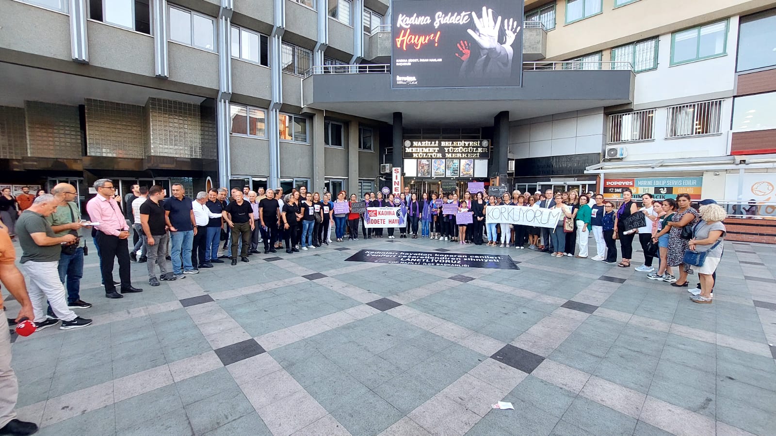 CHP Kadına Şiddete dur dedi