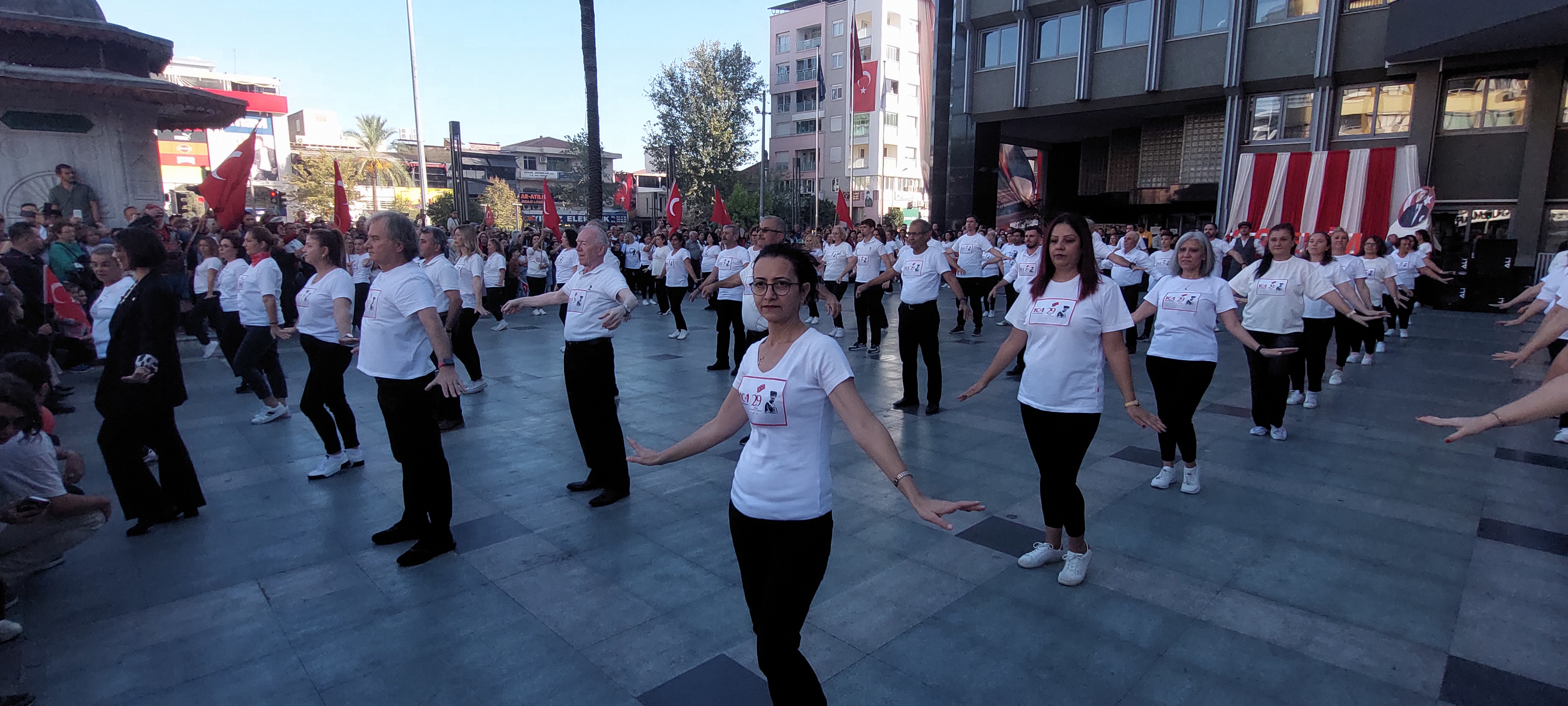 CHP'DEN ALTERNATİF CUMHURİYET KUTLAMASI