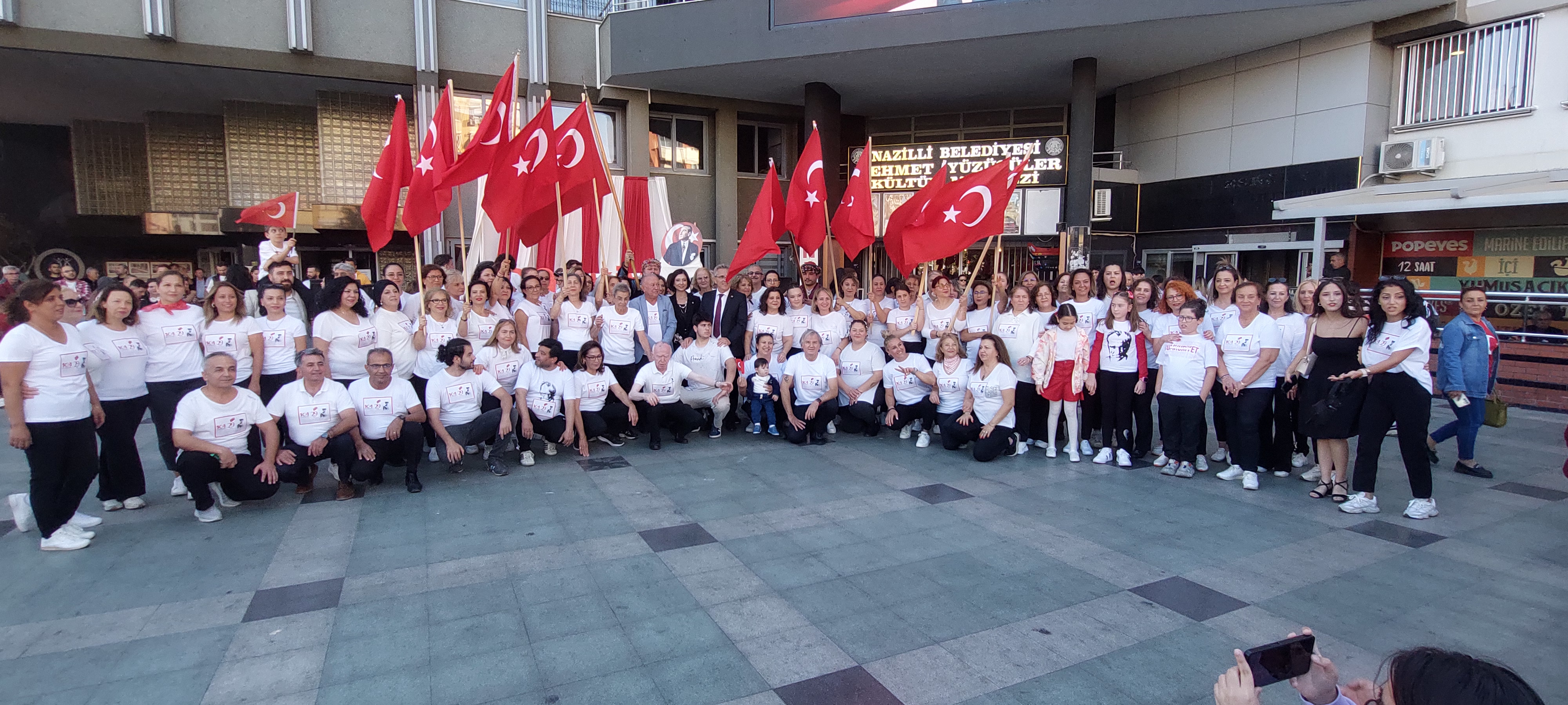 CHP'DEN ALTERNATİF CUMHURİYET KUTLAMASI