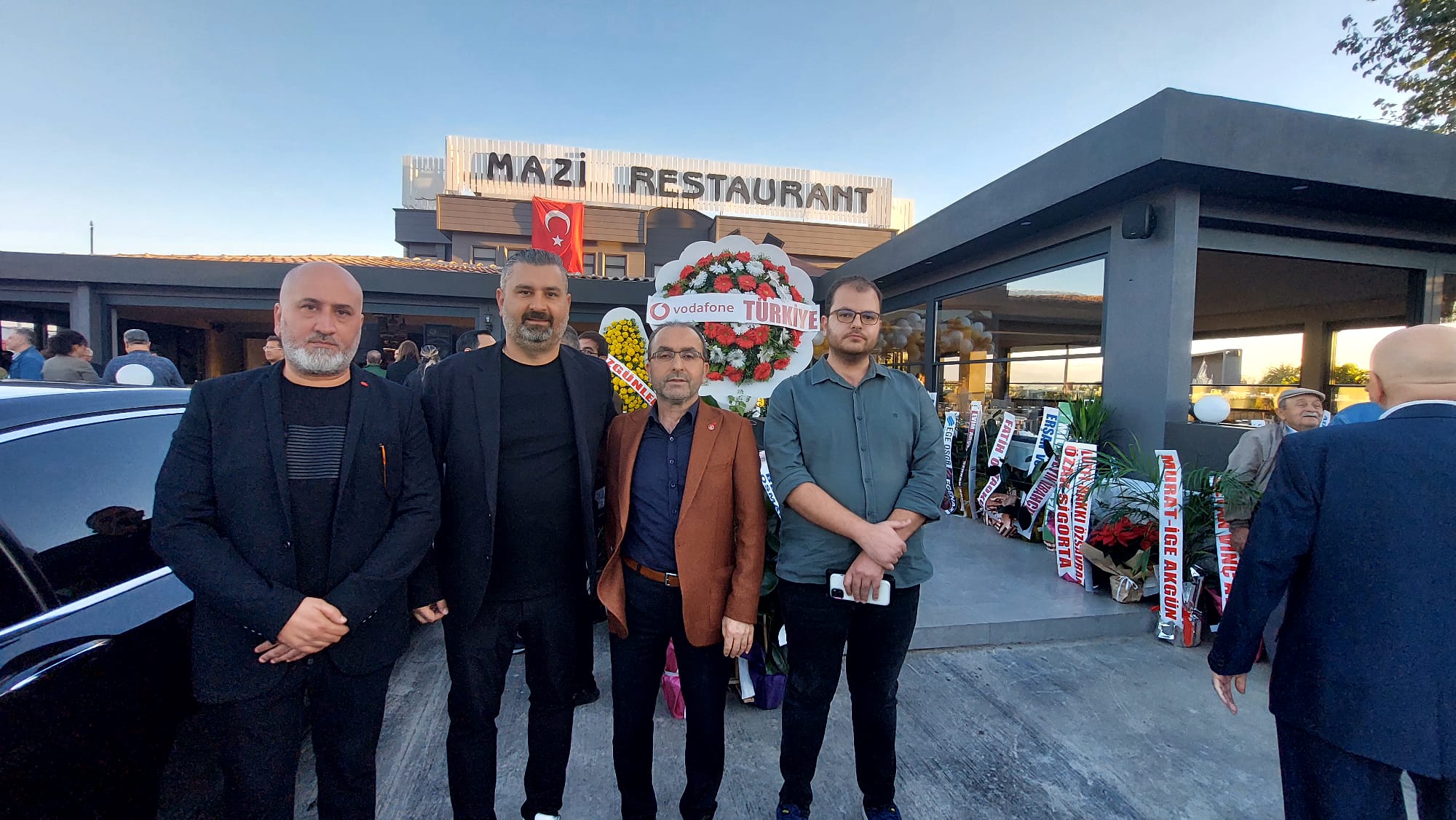 Mazi Restaurant görkemli bir törenle açıldı