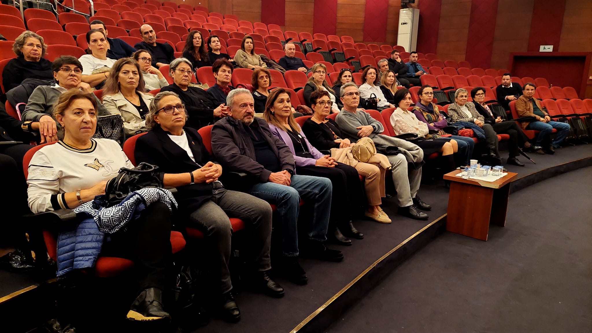 CHP KADIN KOLLARI 'UYUŞTURUCUYA DUR' DEDİ