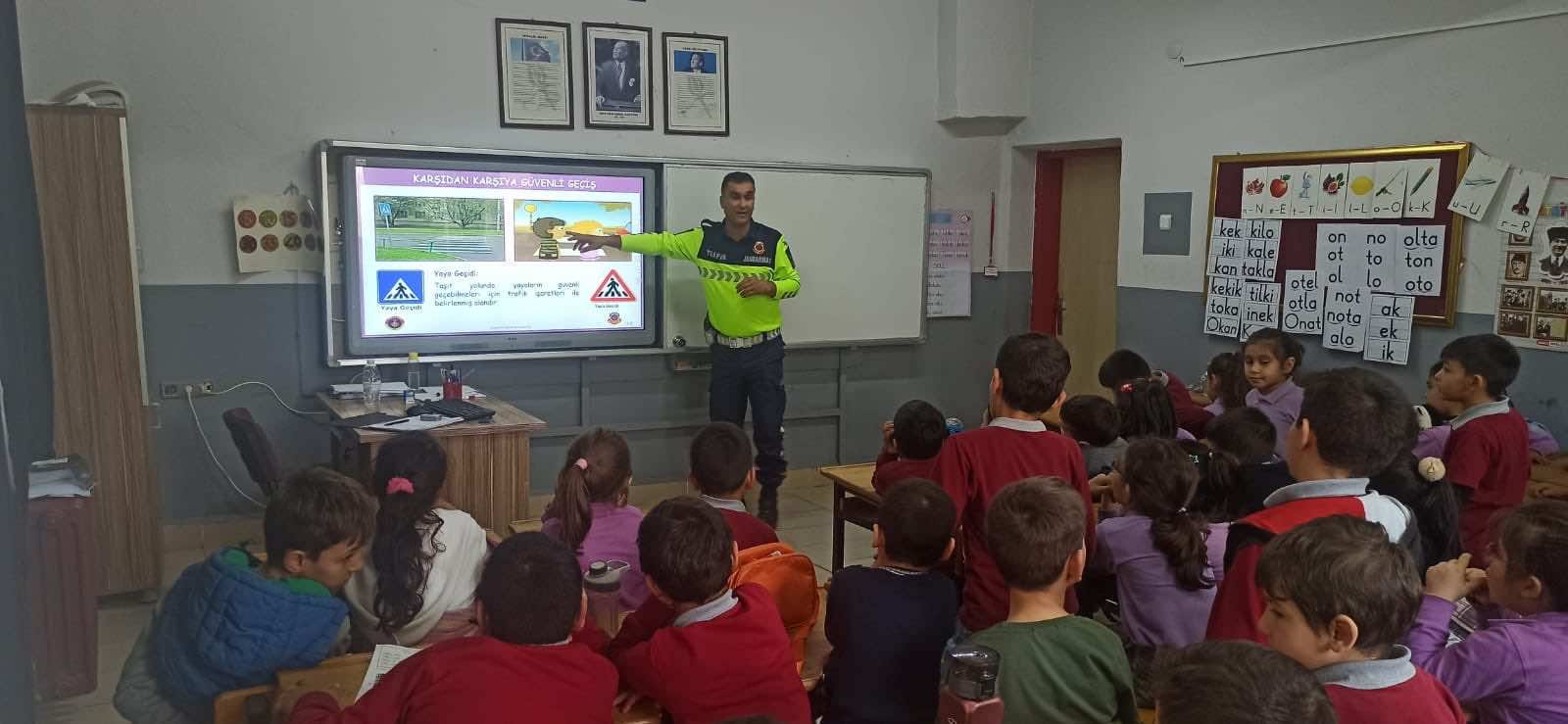 CHP KADIN KOLLARI 'UYUŞTURUCUYA DUR' DEDİ